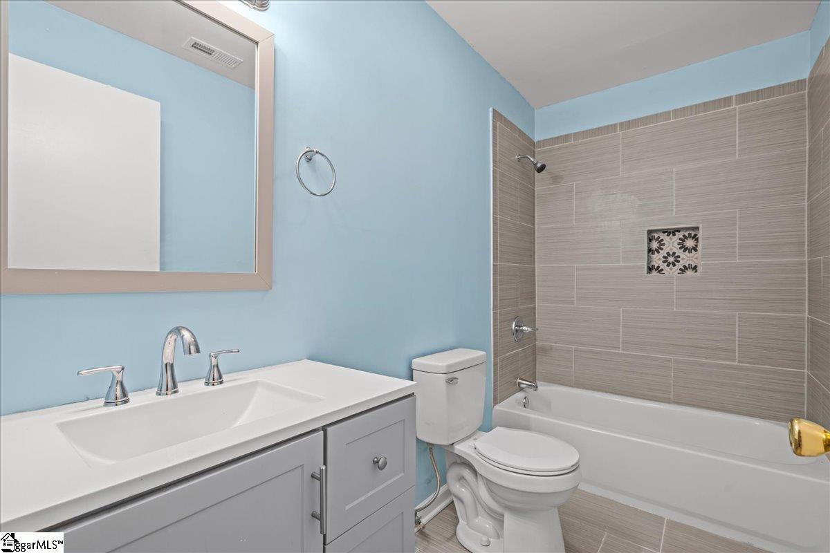 16 Bradley Street Greenville, SC 29611
