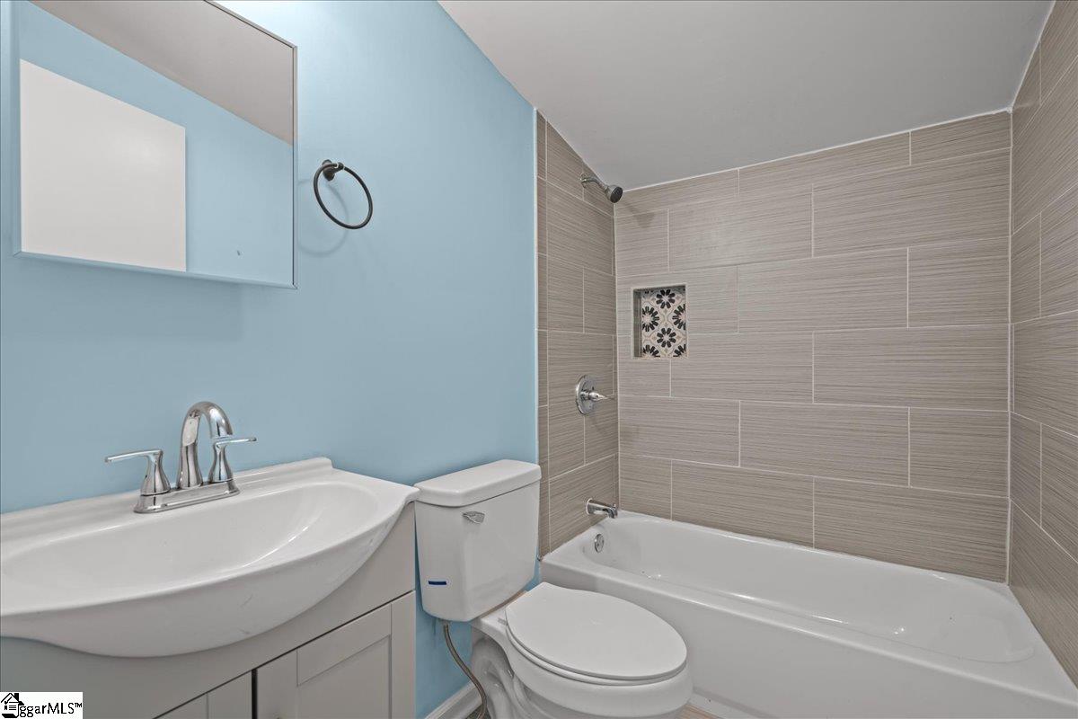 16 Bradley Street Greenville, SC 29611