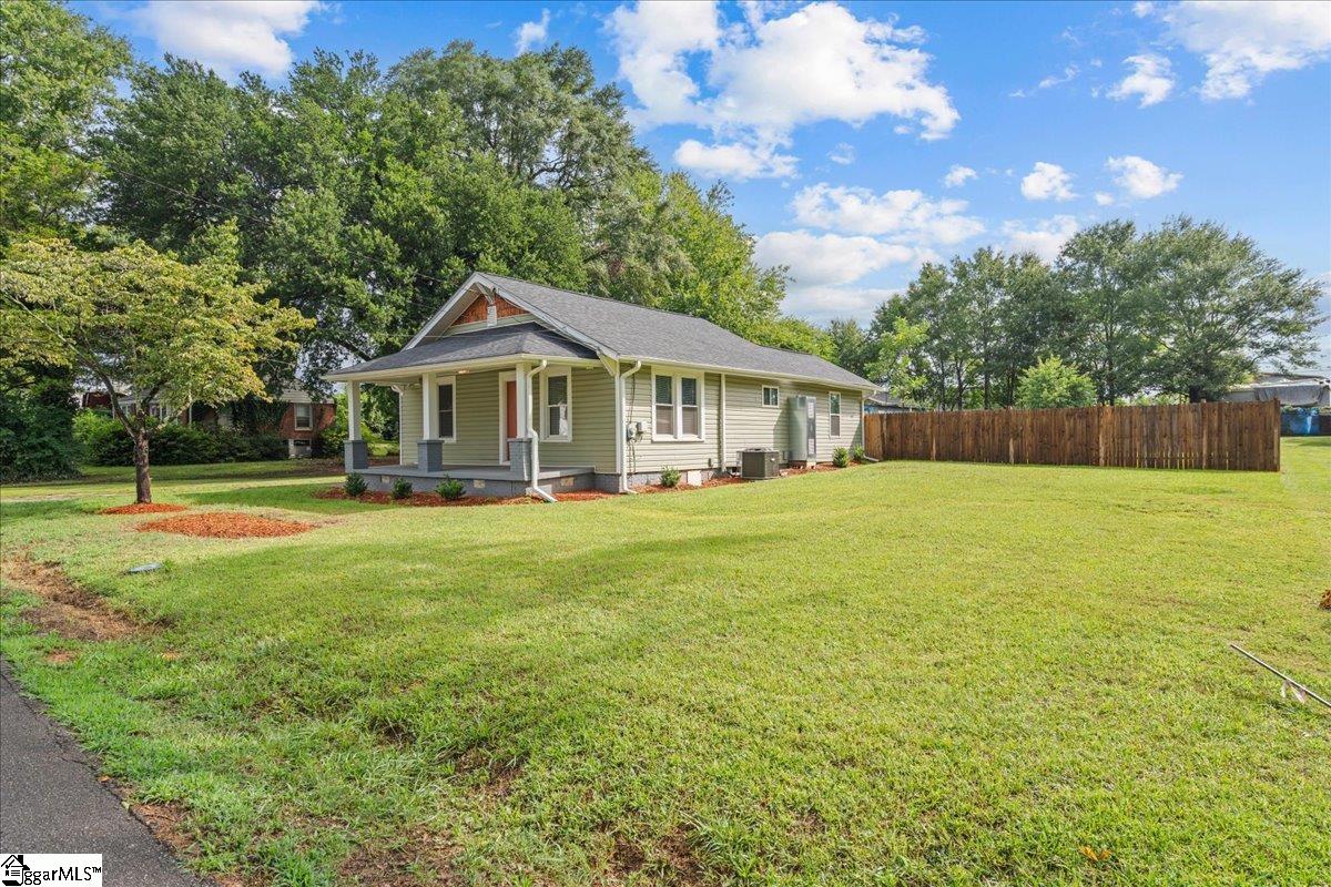 16 Bradley Street Greenville, SC 29611