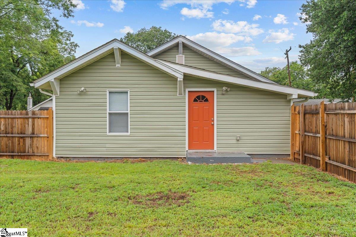 16 Bradley Street Greenville, SC 29611