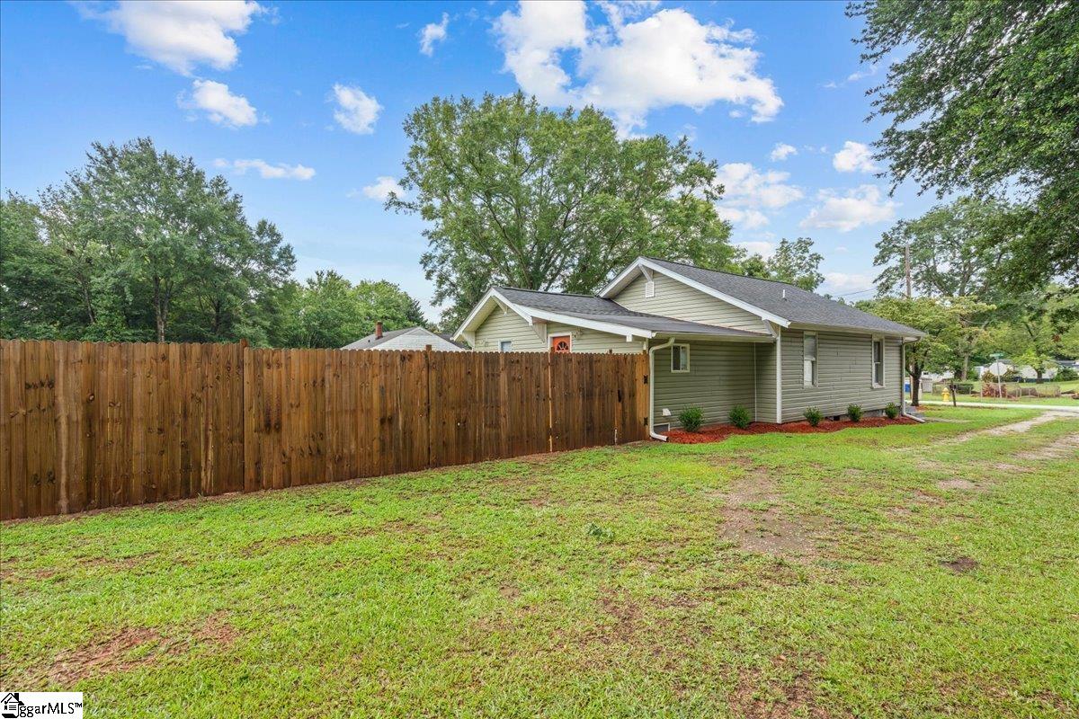 16 Bradley Street Greenville, SC 29611