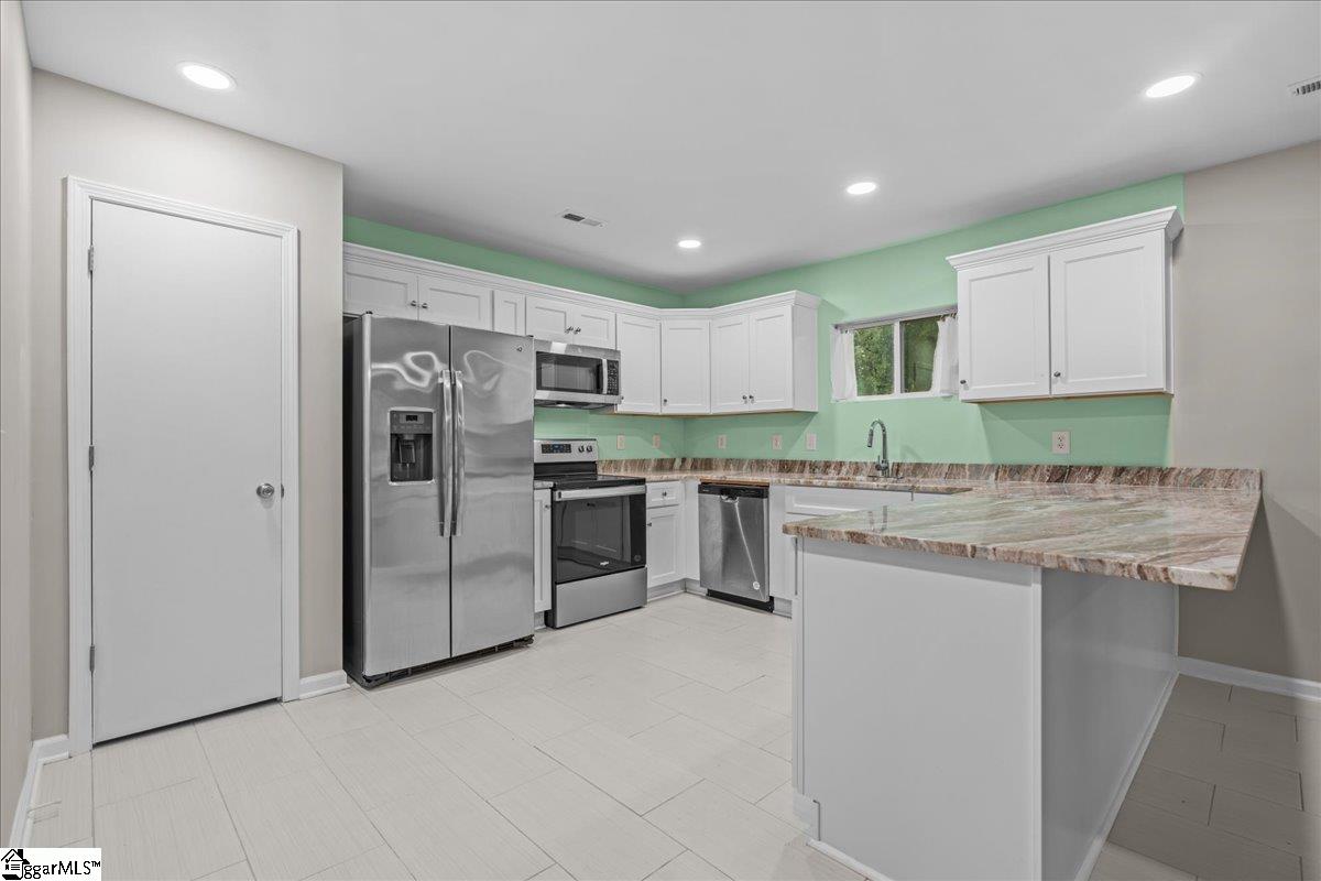 16 Bradley Street Greenville, SC 29611