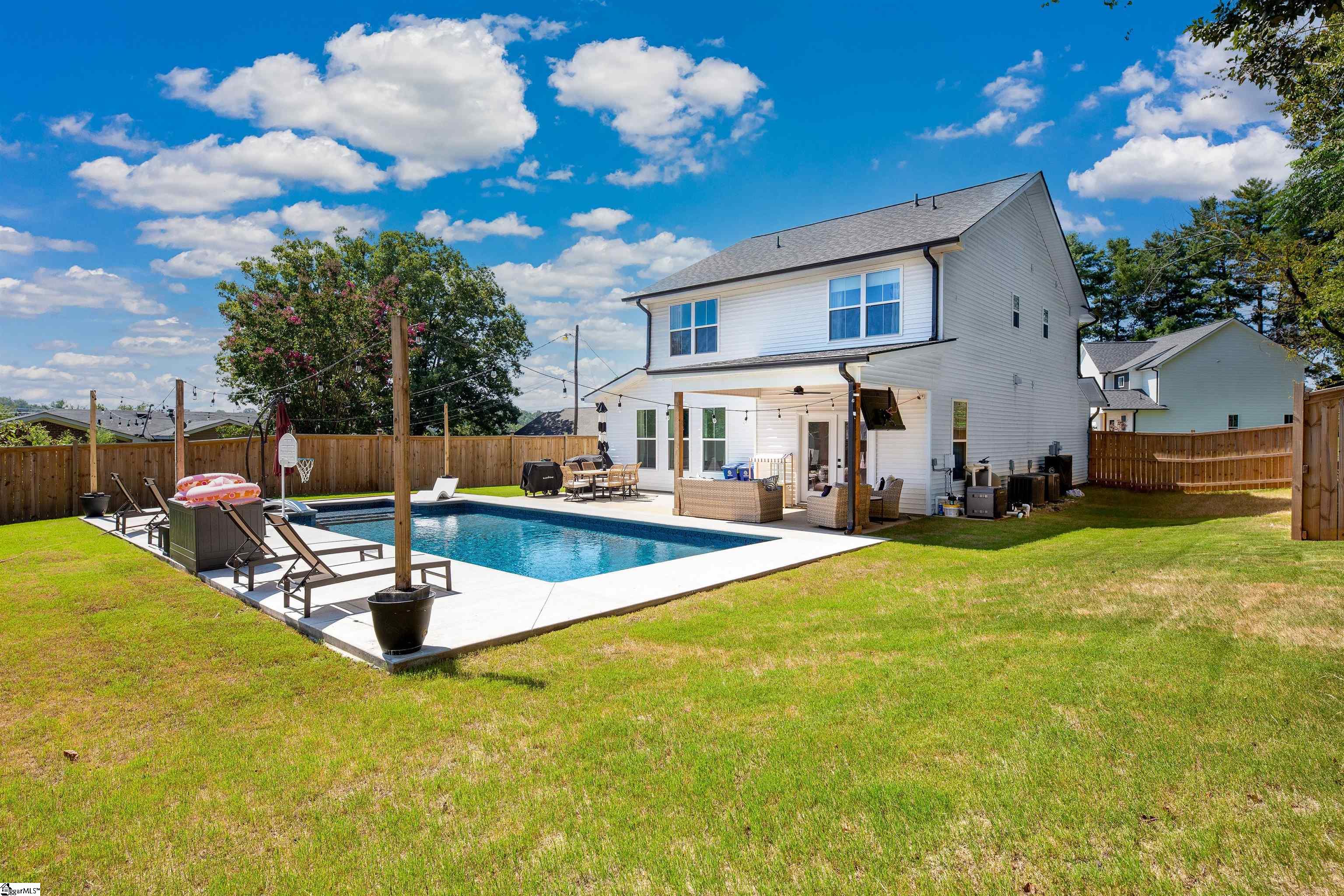 613A Old Rutherford Road Taylors, SC 29687