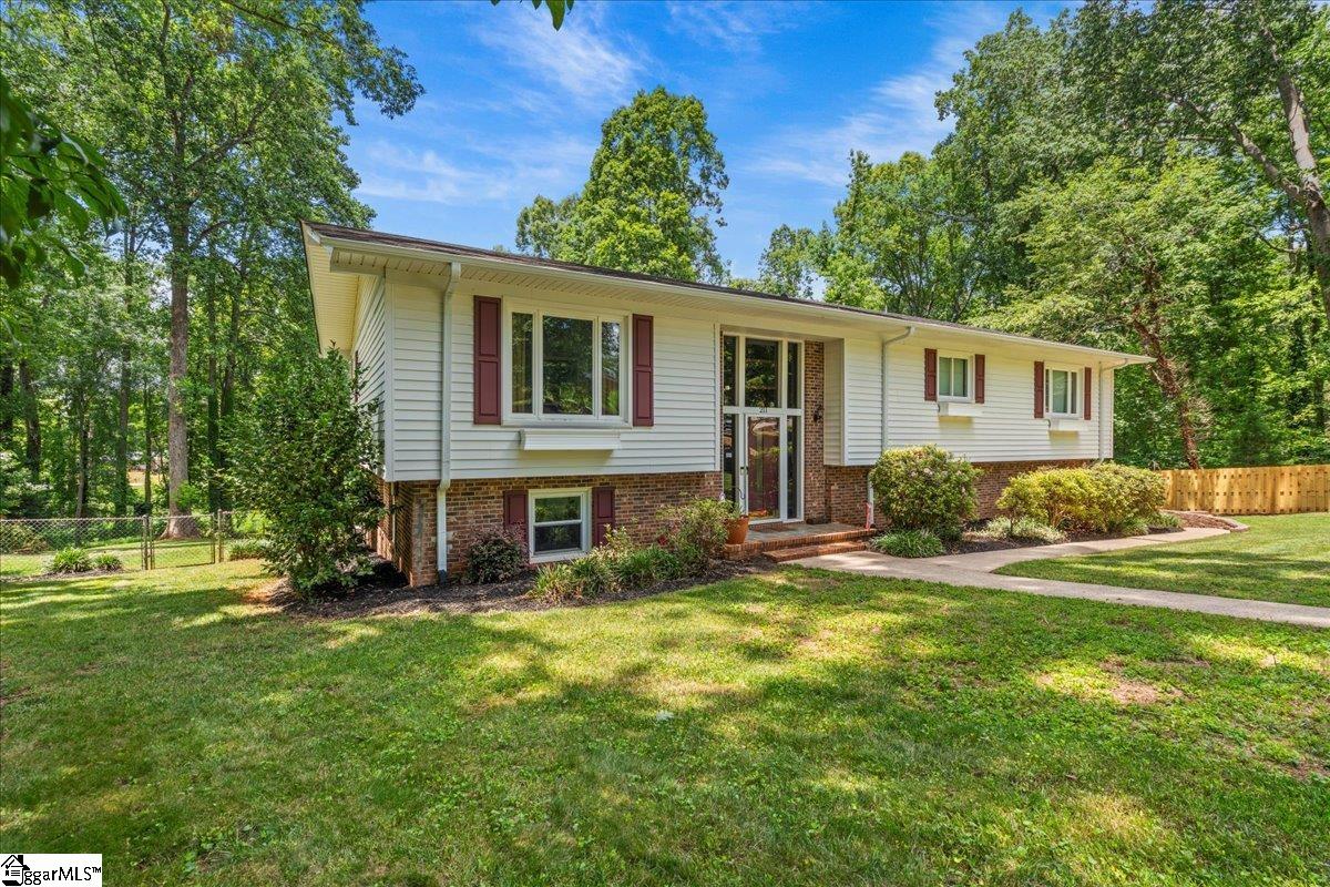 211 Covington Court Greenville, SC 29617