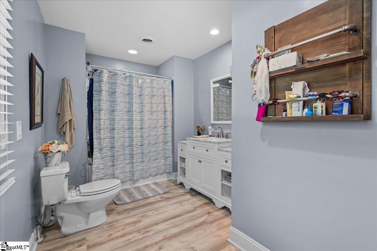 211 Covington Court Greenville, SC 29617
