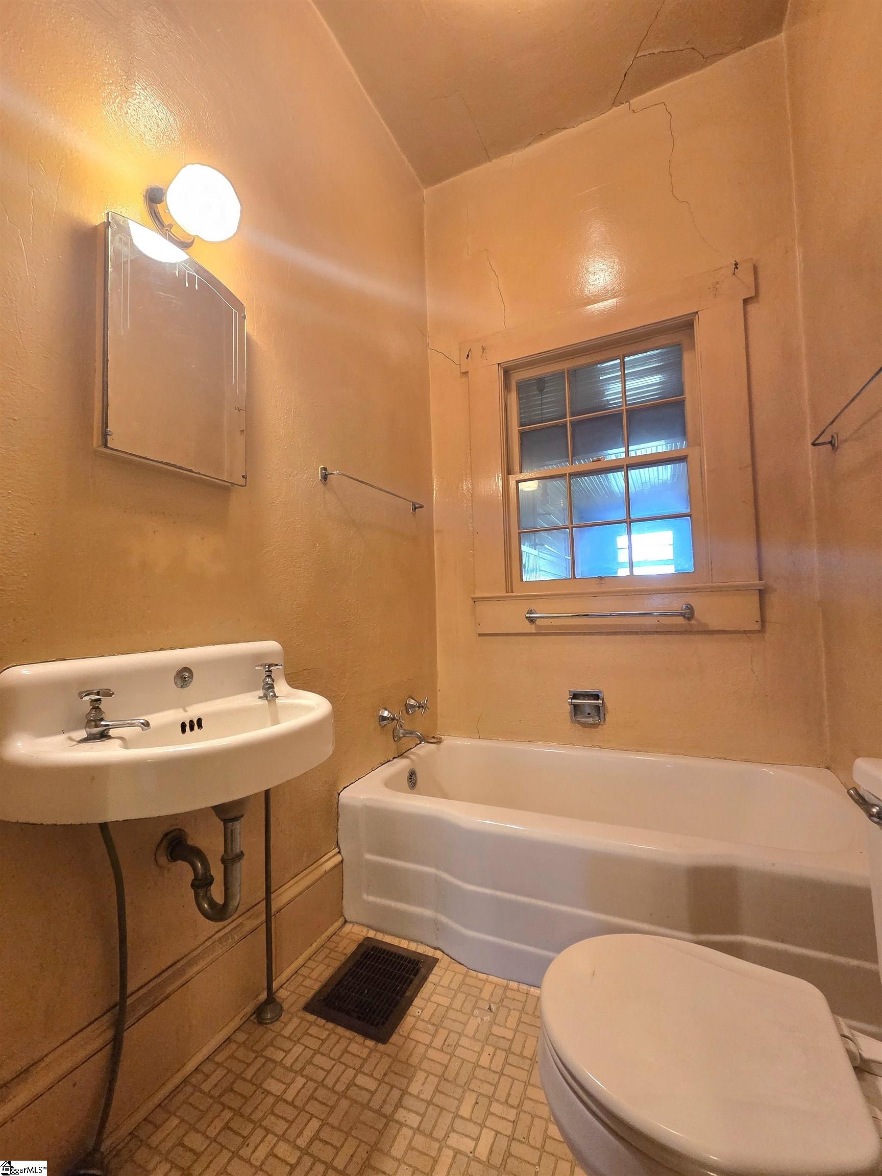 290 Hydrick Street Spartanburg, SC 29306