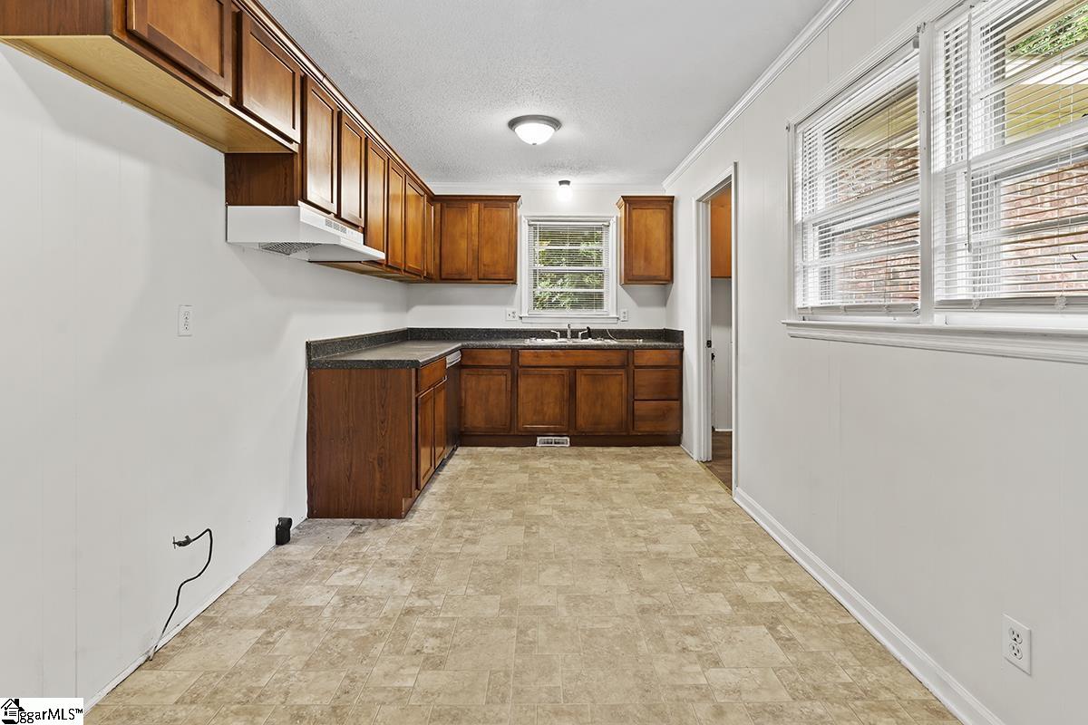 107 Avondale Road Greenwood, SC 29649