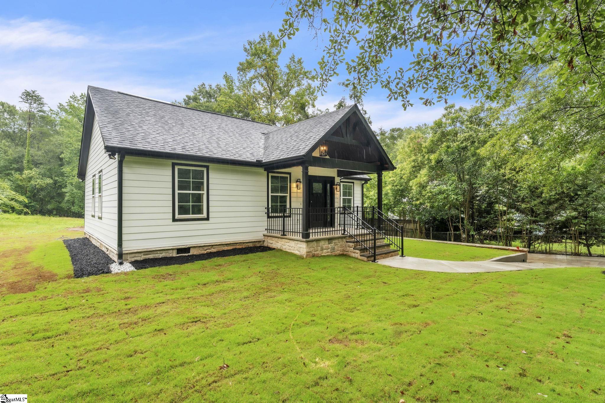 12 Old Grove Road Greenville, SC 29605