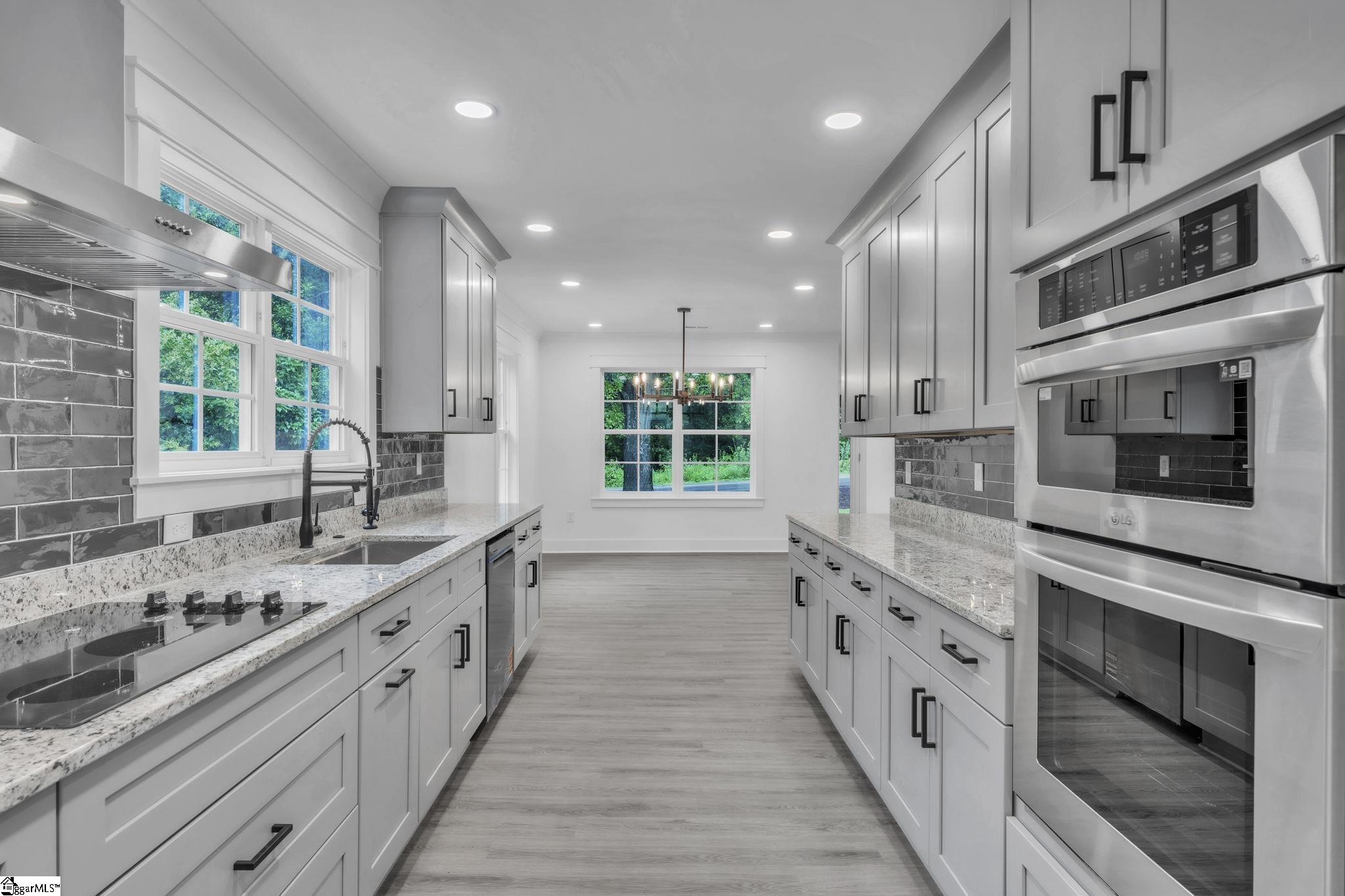 12 Old Grove Road Greenville, SC 29605