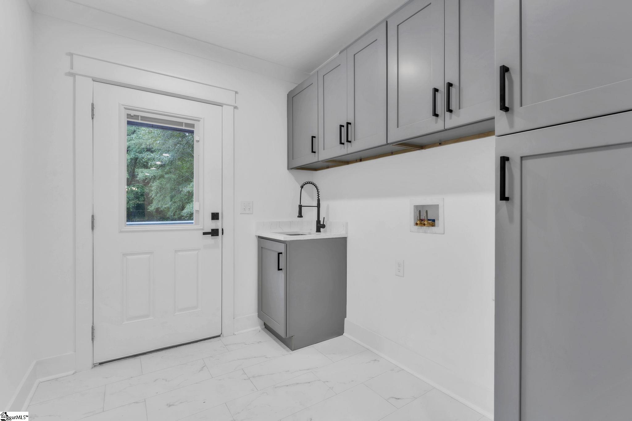12 Old Grove Road Greenville, SC 29605