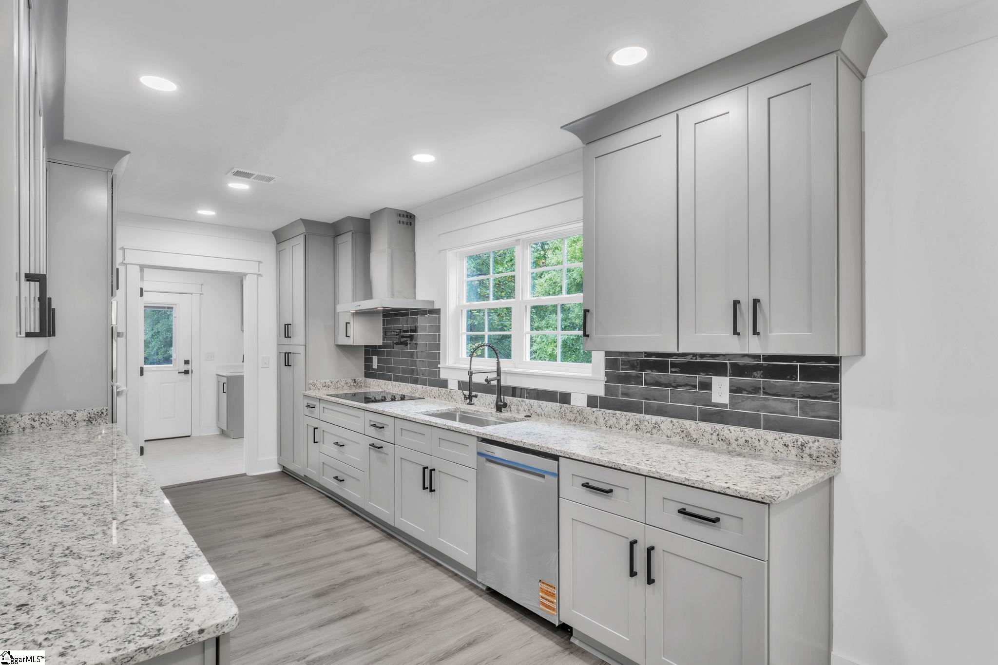 12 Old Grove Road Greenville, SC 29605