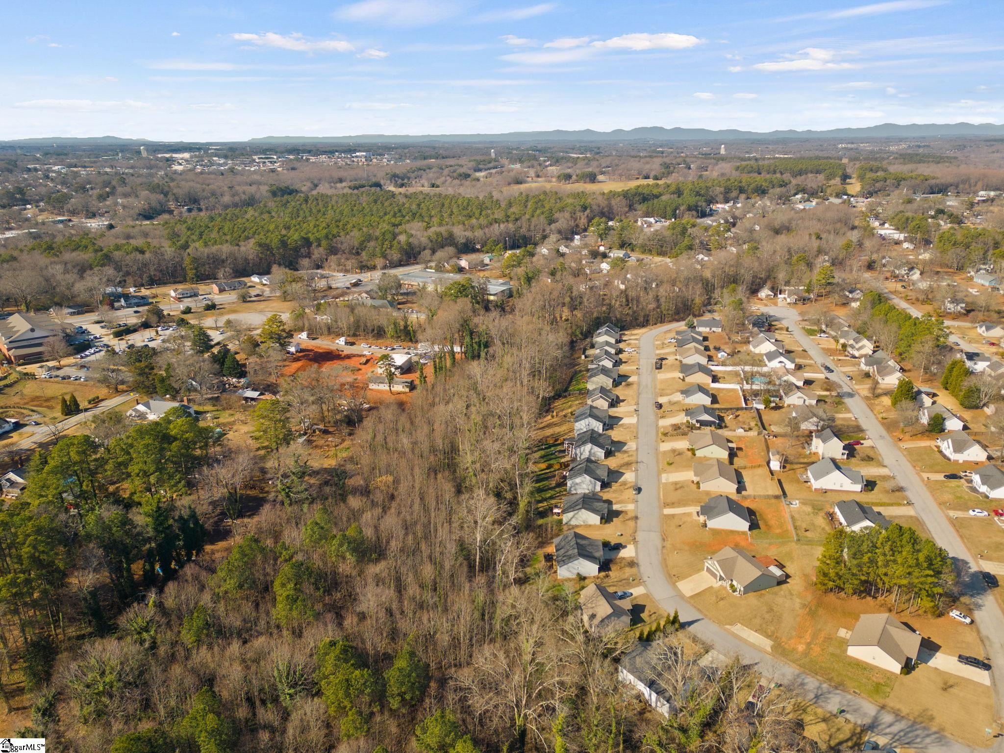 445 Blairwood Court Spartanburg, SC 29303