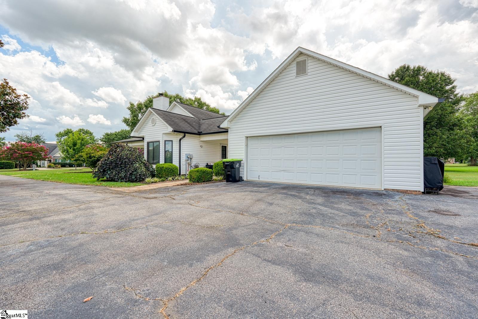 331 Vivians Court Woodruff, SC 29388
