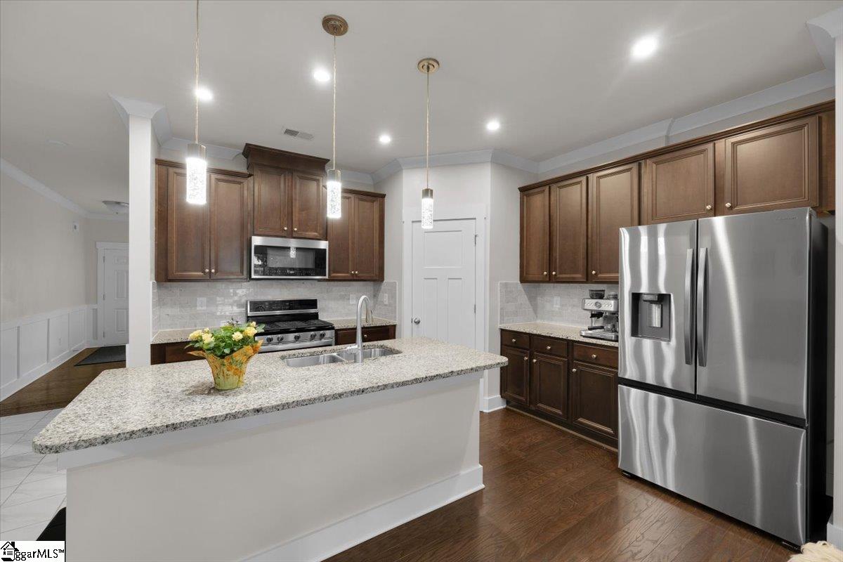 15 Larson Drive Simpsonville, SC 29681