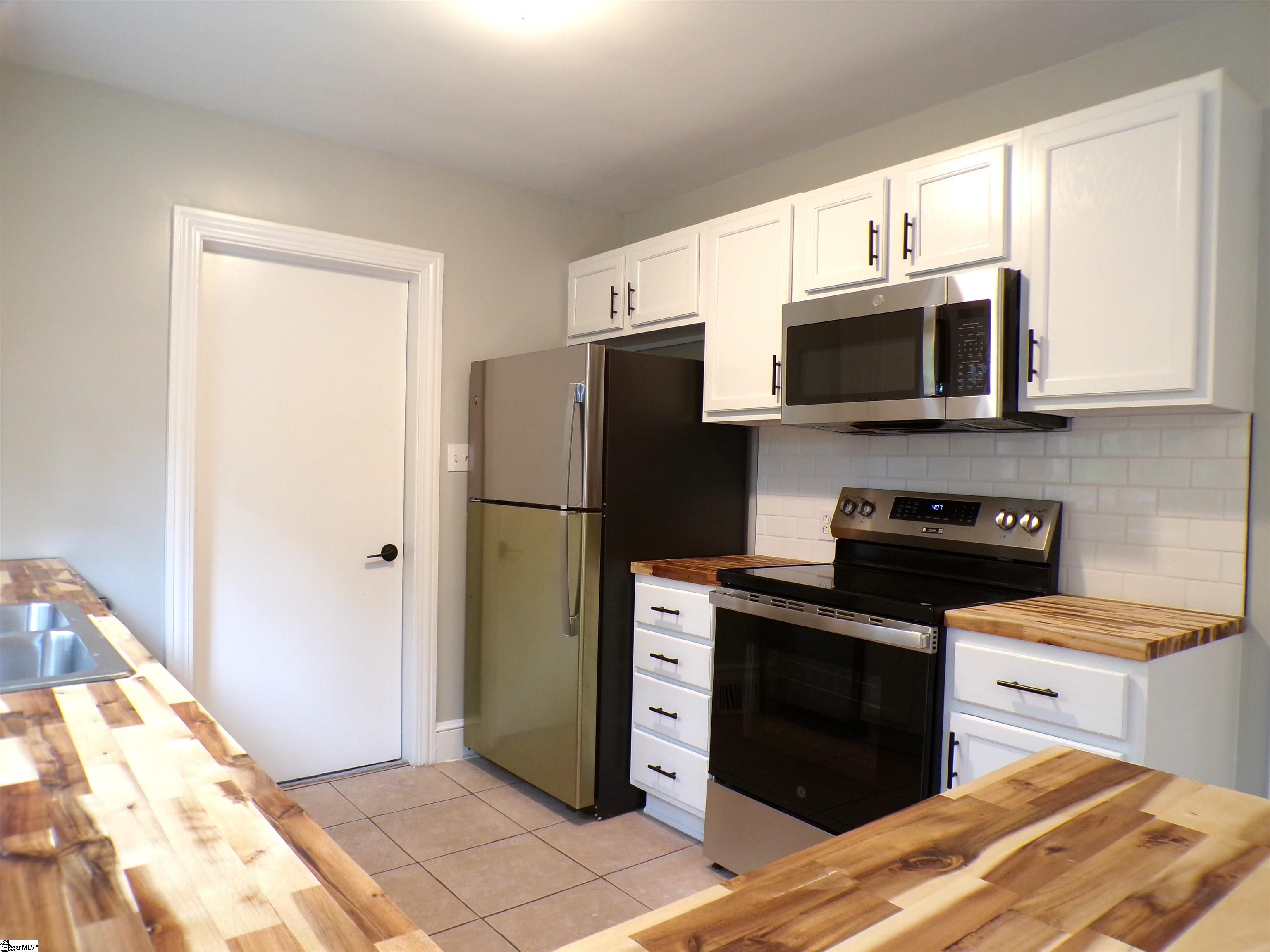 320 Briarwood Road Spartanburg, SC 29301