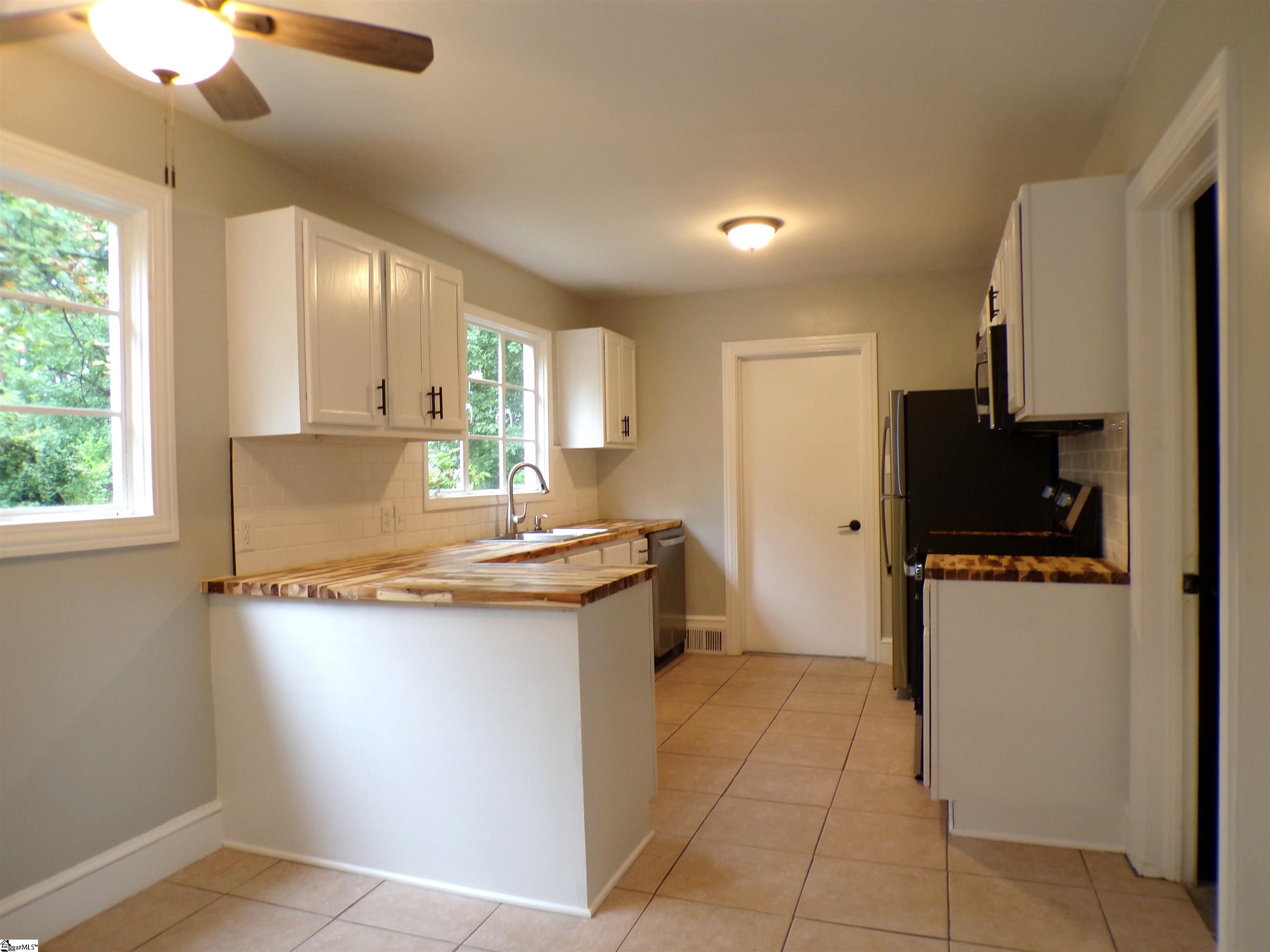 320 Briarwood Road Spartanburg, SC 29301