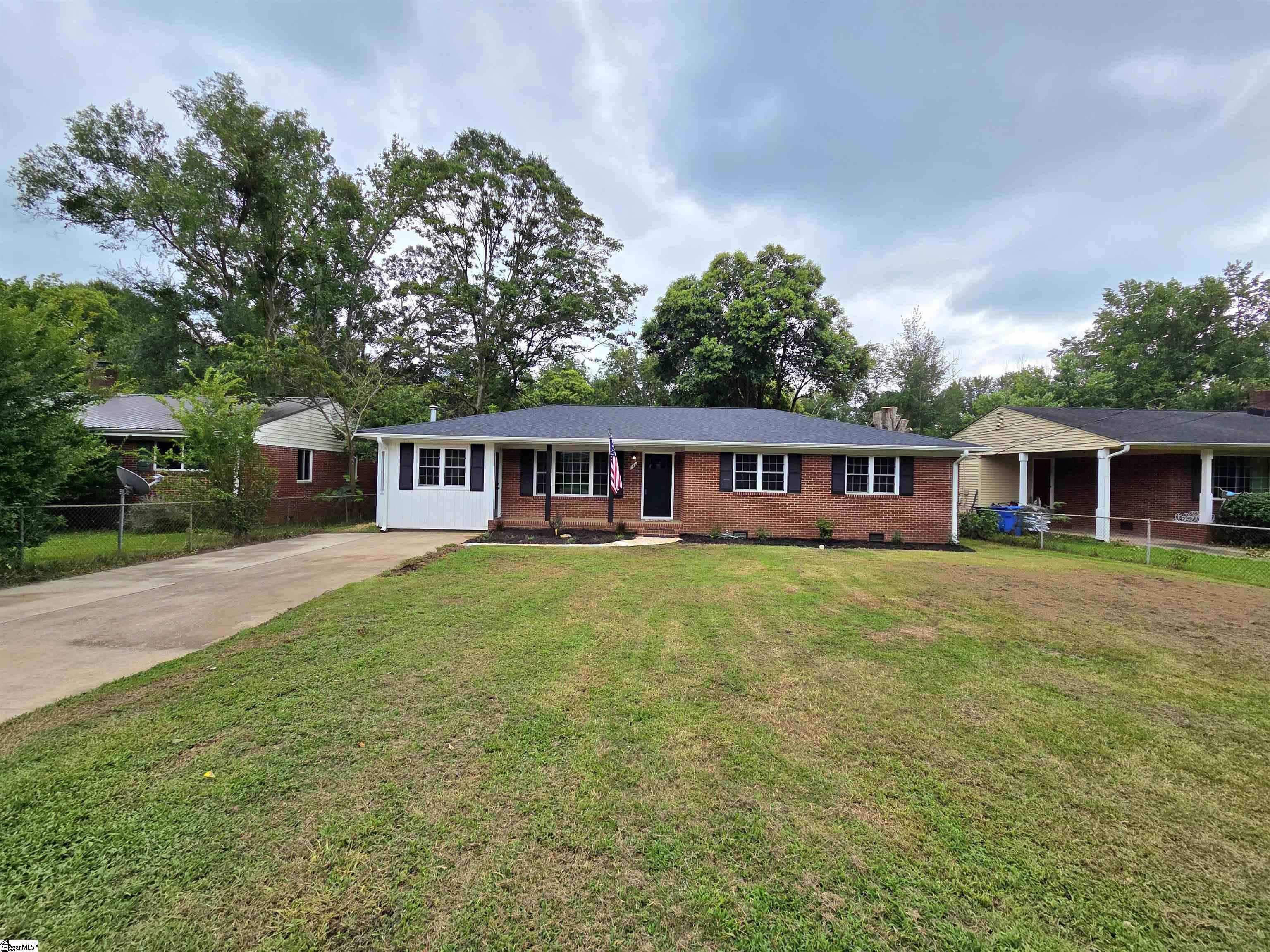 124 Forestdale Drive Taylors, SC 29687