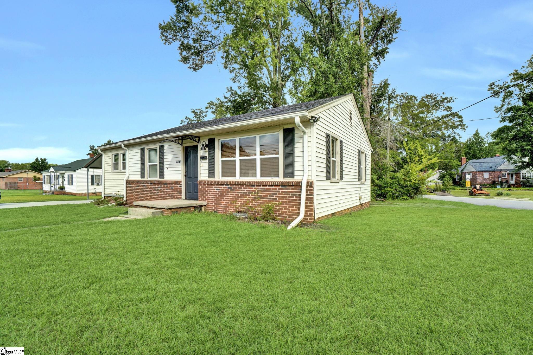 300 N Adair Street Clinton, SC 29325