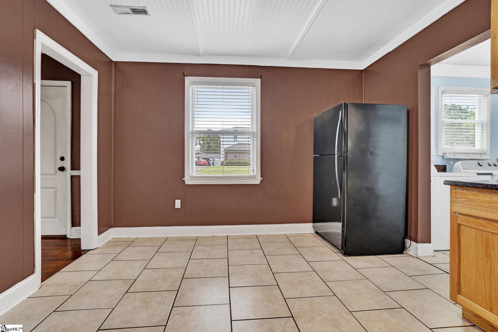 300 N Adair Street Clinton, SC 29325