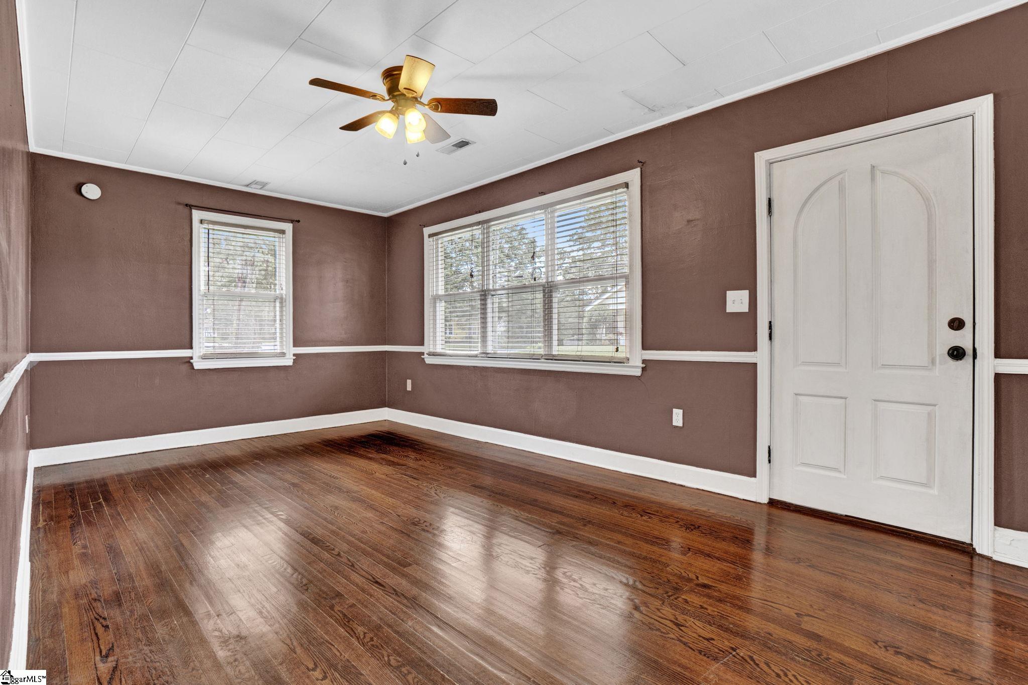 300 N Adair Street Clinton, SC 29325