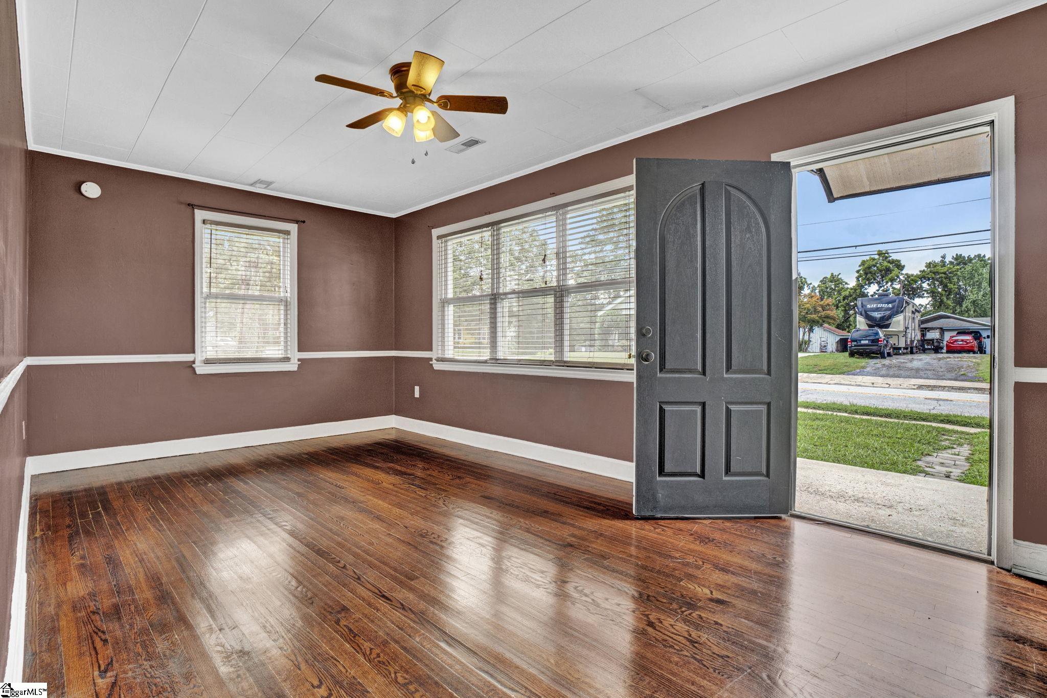 300 N Adair Street Clinton, SC 29325