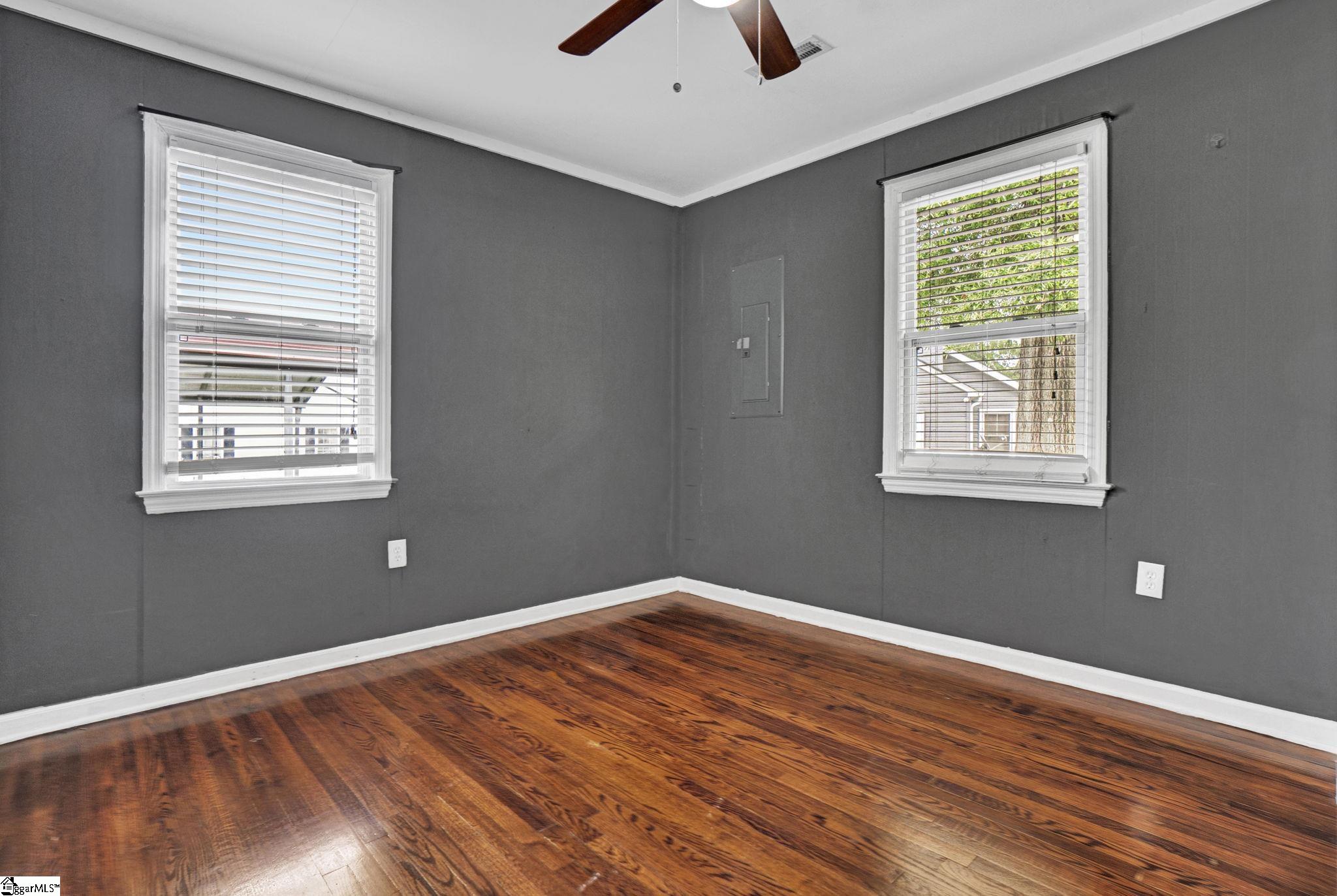 300 N Adair Street Clinton, SC 29325