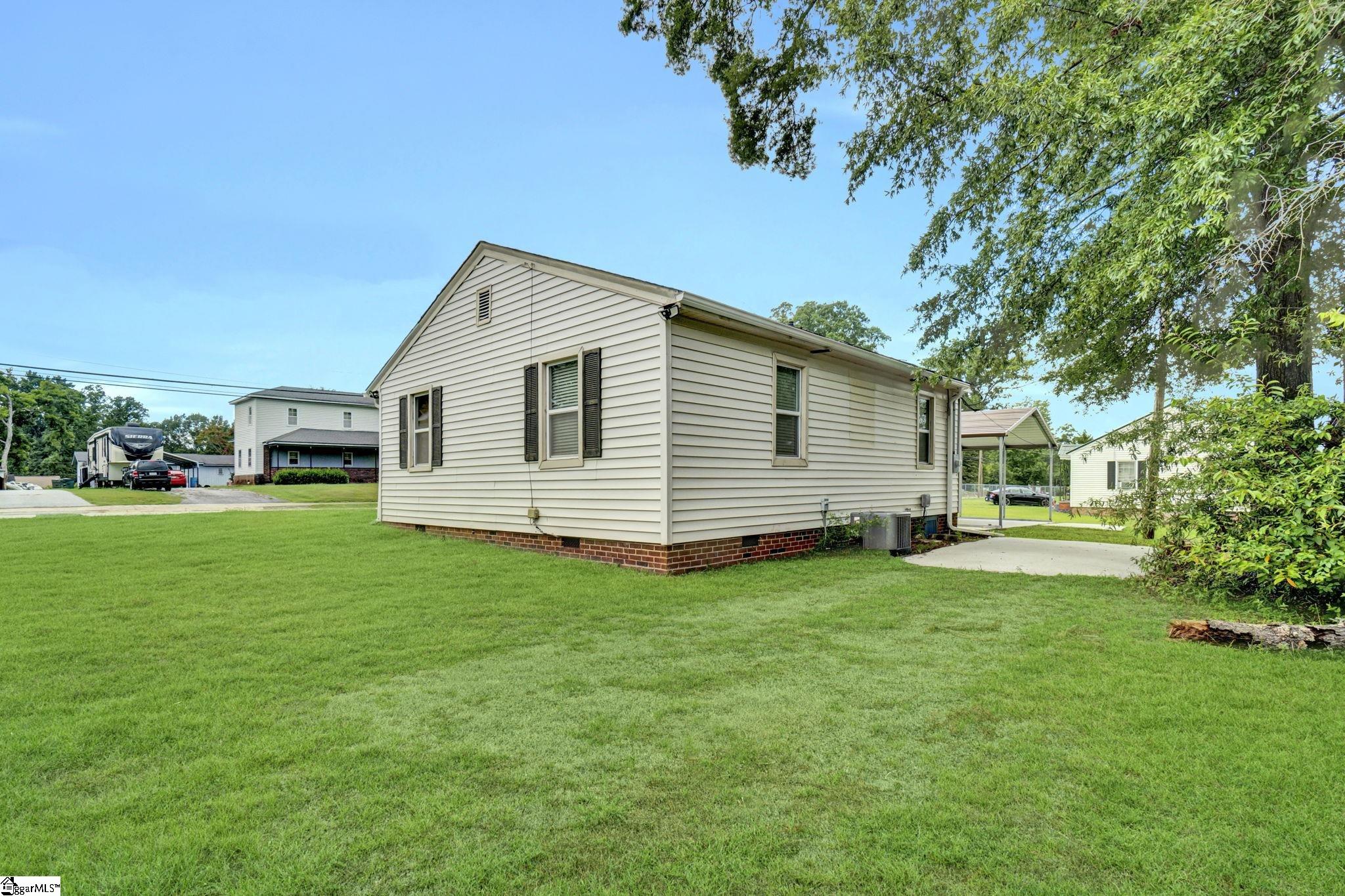 300 N Adair Street Clinton, SC 29325
