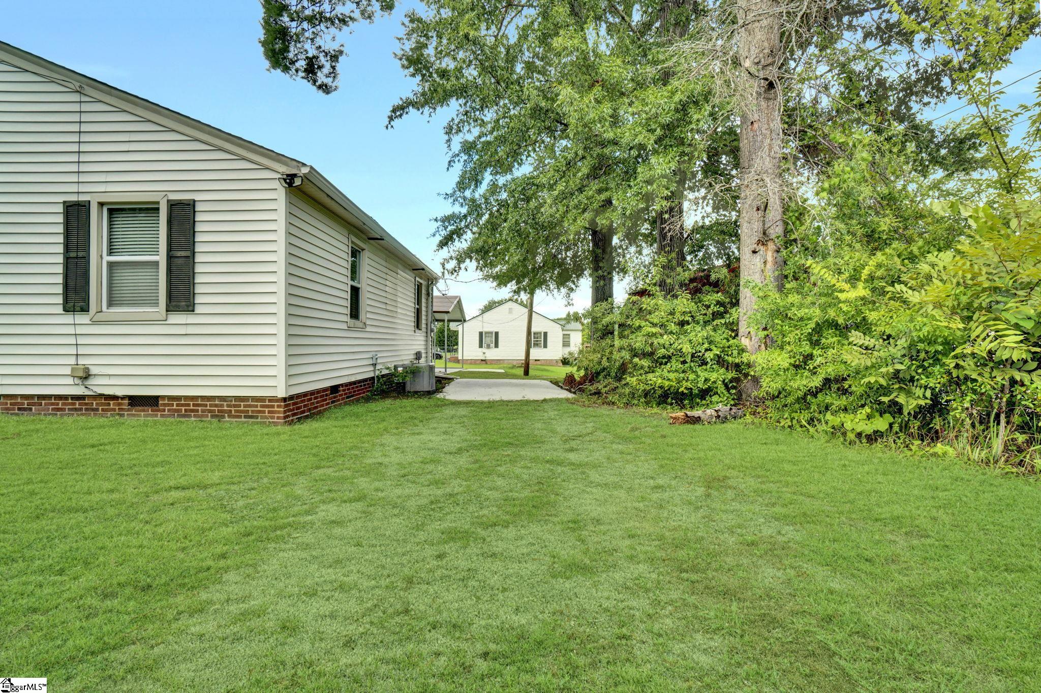 300 N Adair Street Clinton, SC 29325