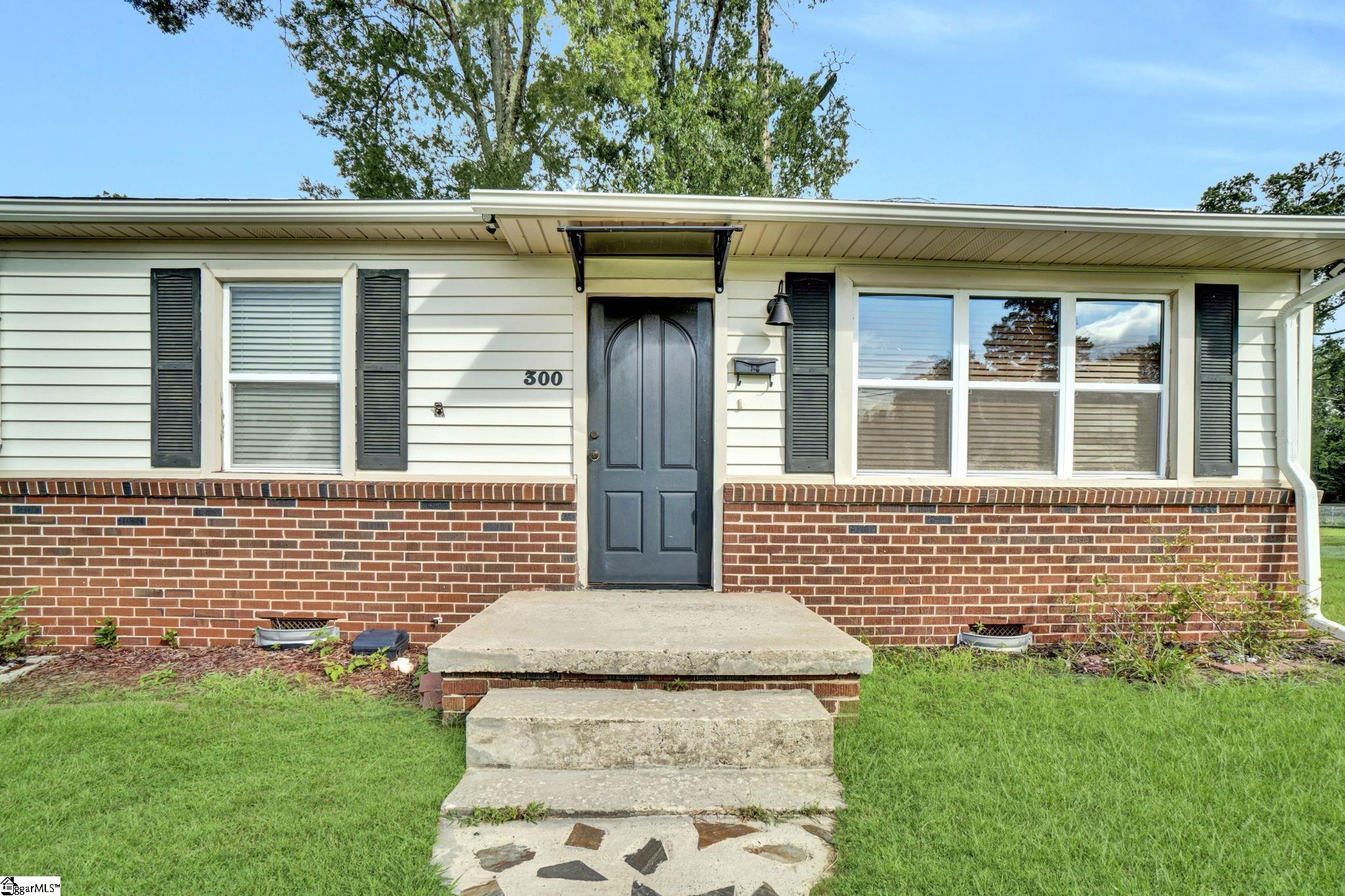 300 N Adair Street Clinton, SC 29325