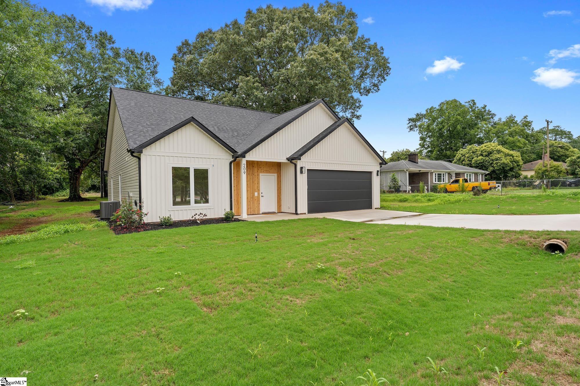 209 Bedford Forest Avenue Anderson, SC 29625
