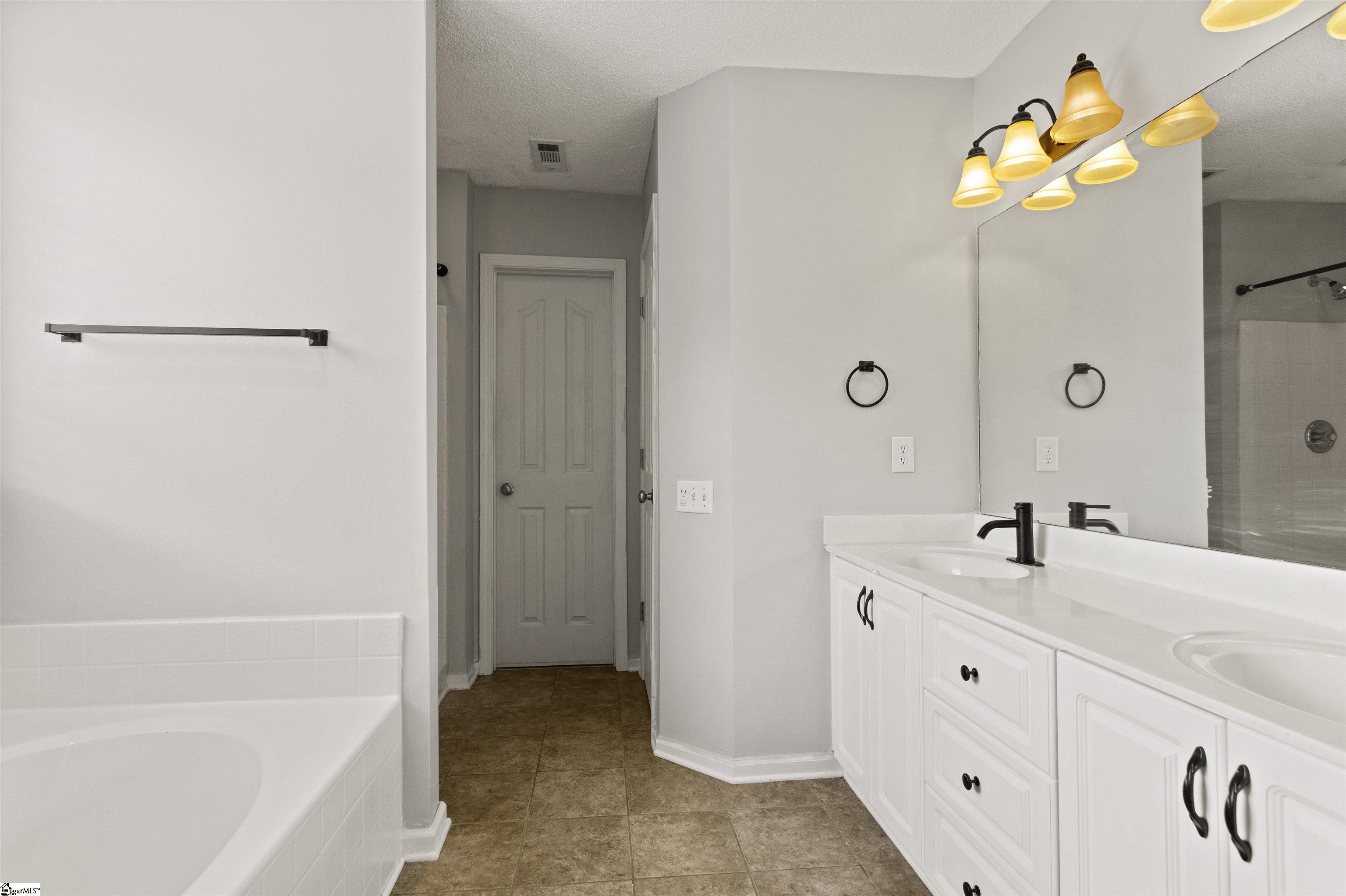 1 Glencove Court Simpsonville, SC 29681