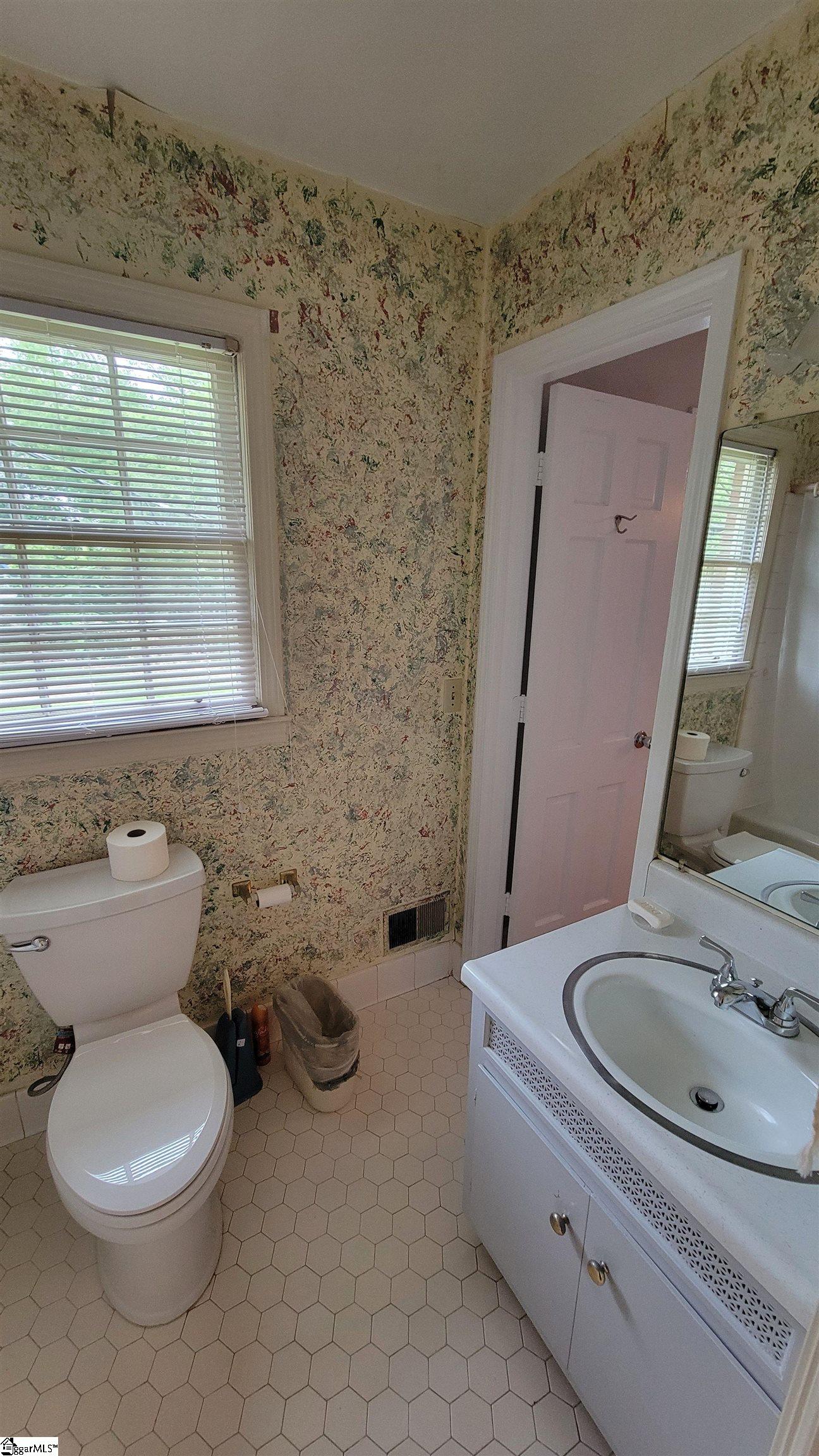 13 Sherevewood Drive Taylors, SC 29687