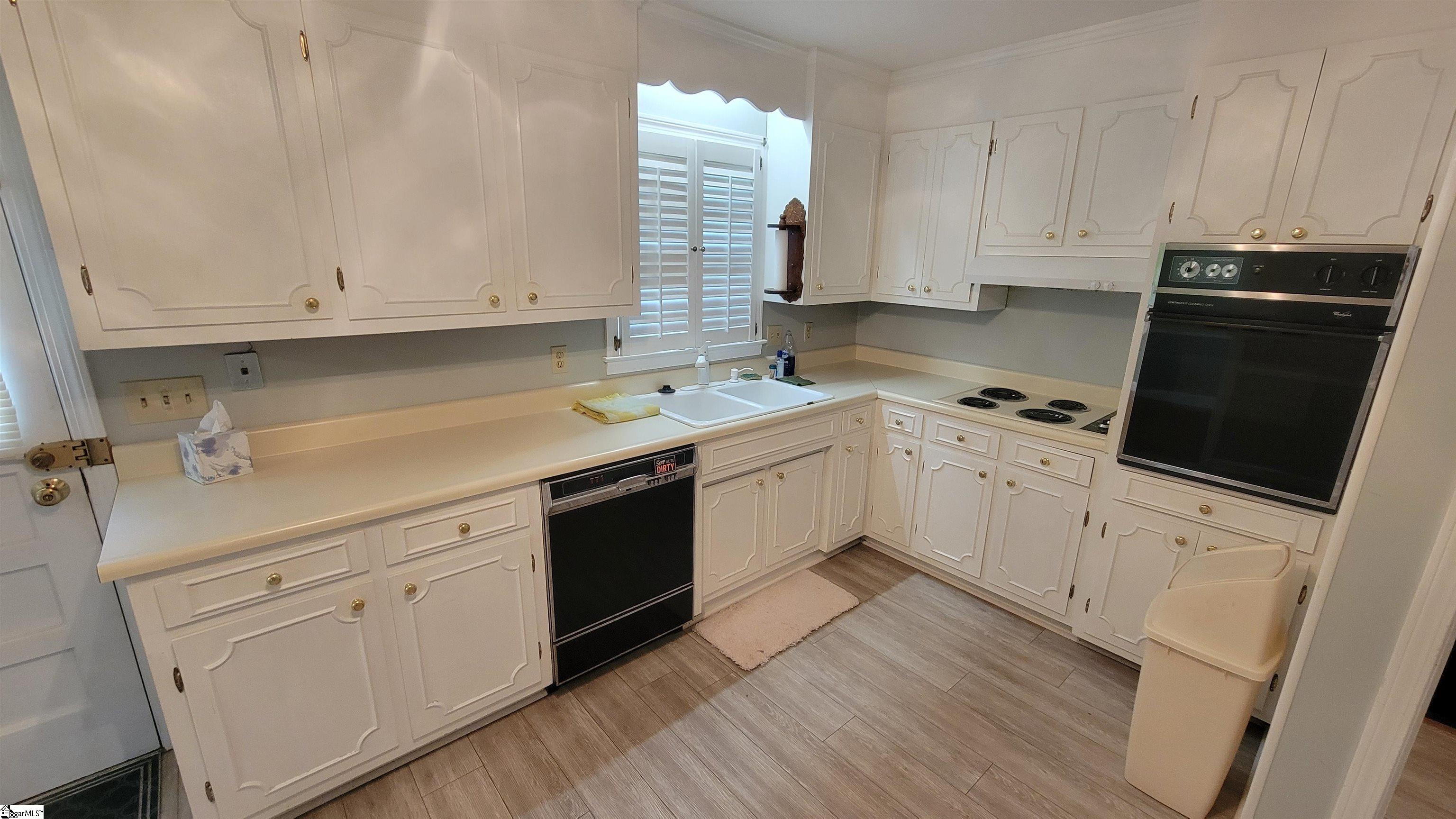 13 Sherevewood Drive Taylors, SC 29687