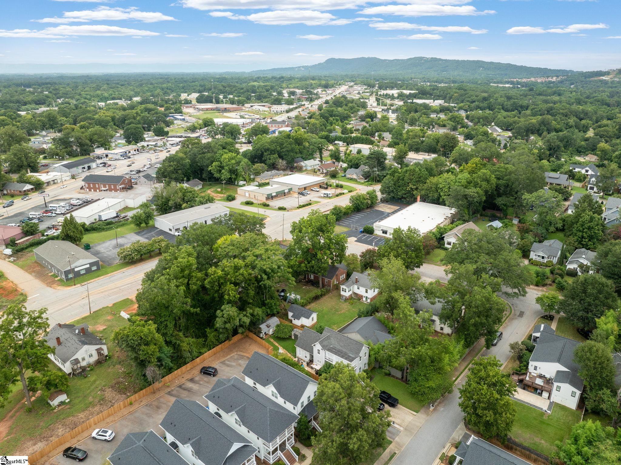 10B Oakhurst Avenue Greenville, SC 29609