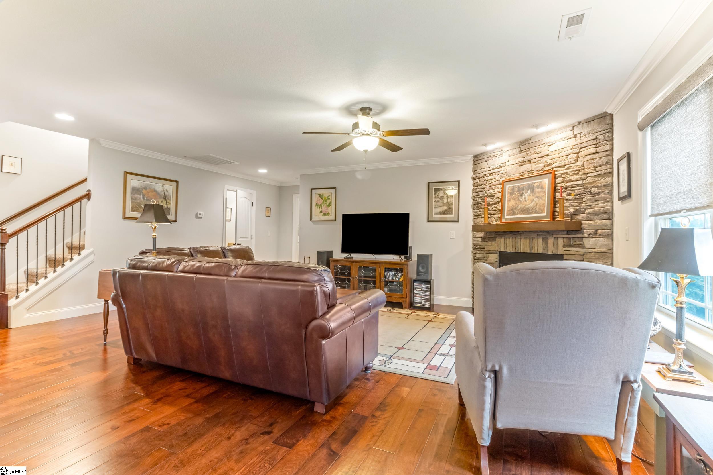 60 W Lakeview Drive Duncan, SC 29334-8201
