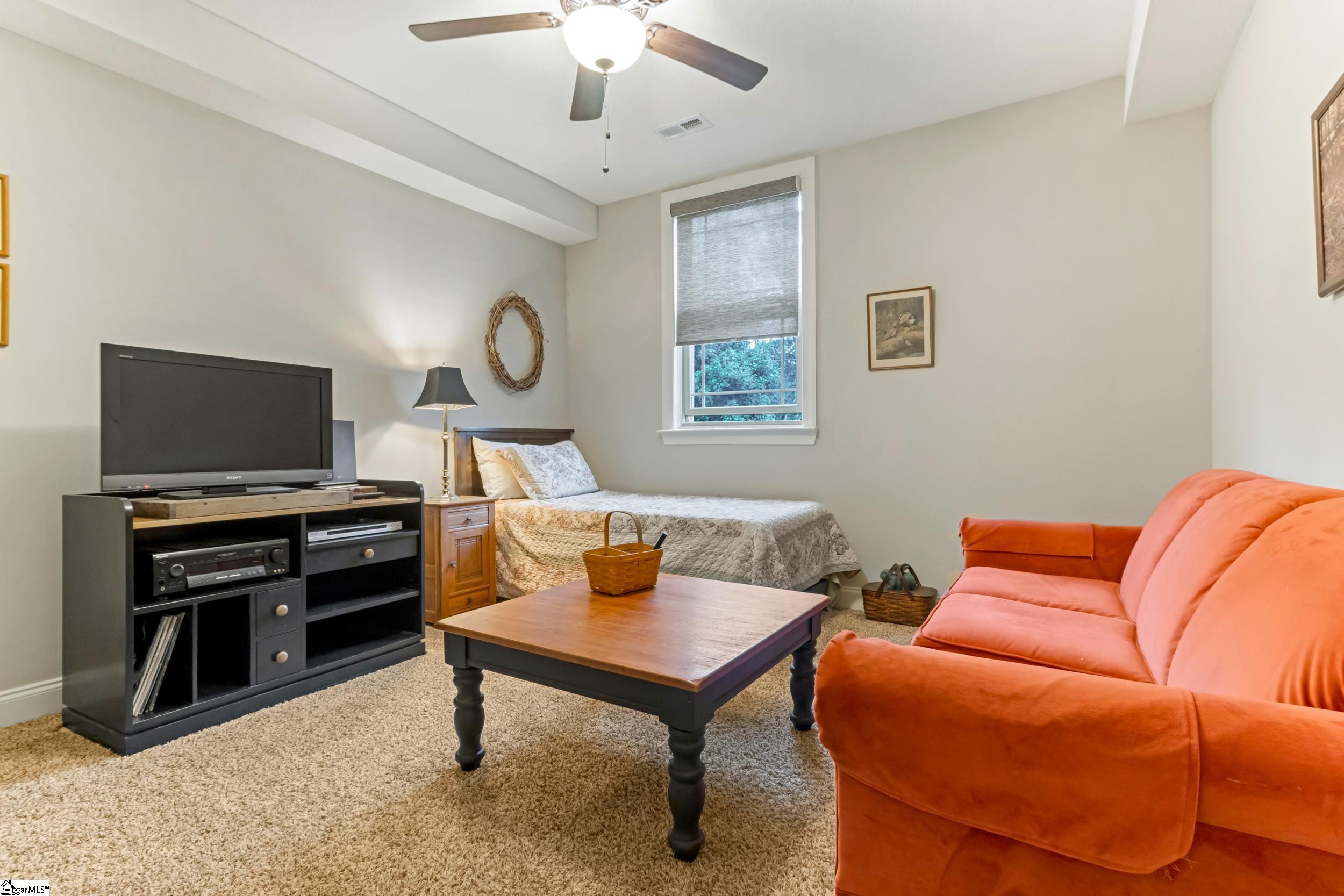 60 W Lakeview Drive Duncan, SC 29334-8201