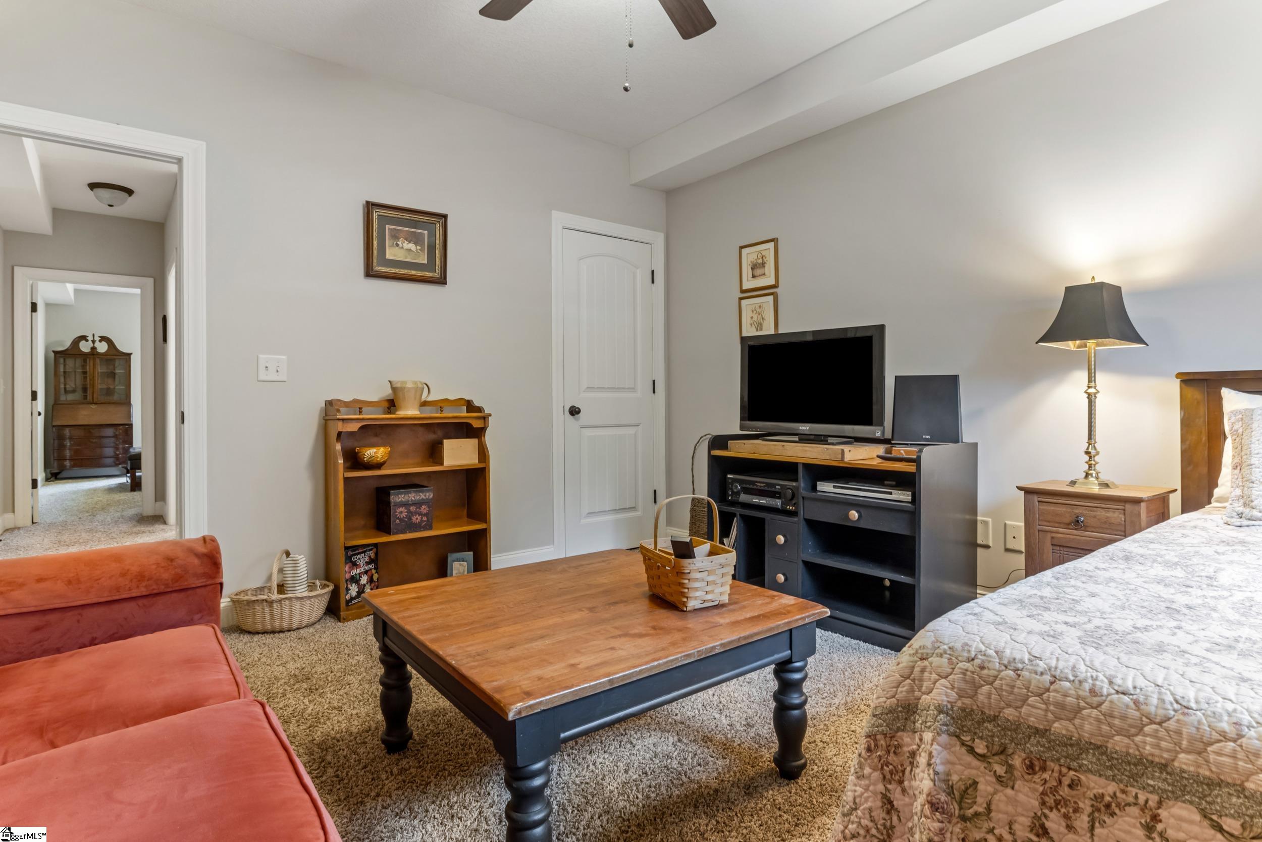 60 W Lakeview Drive Duncan, SC 29334-8201