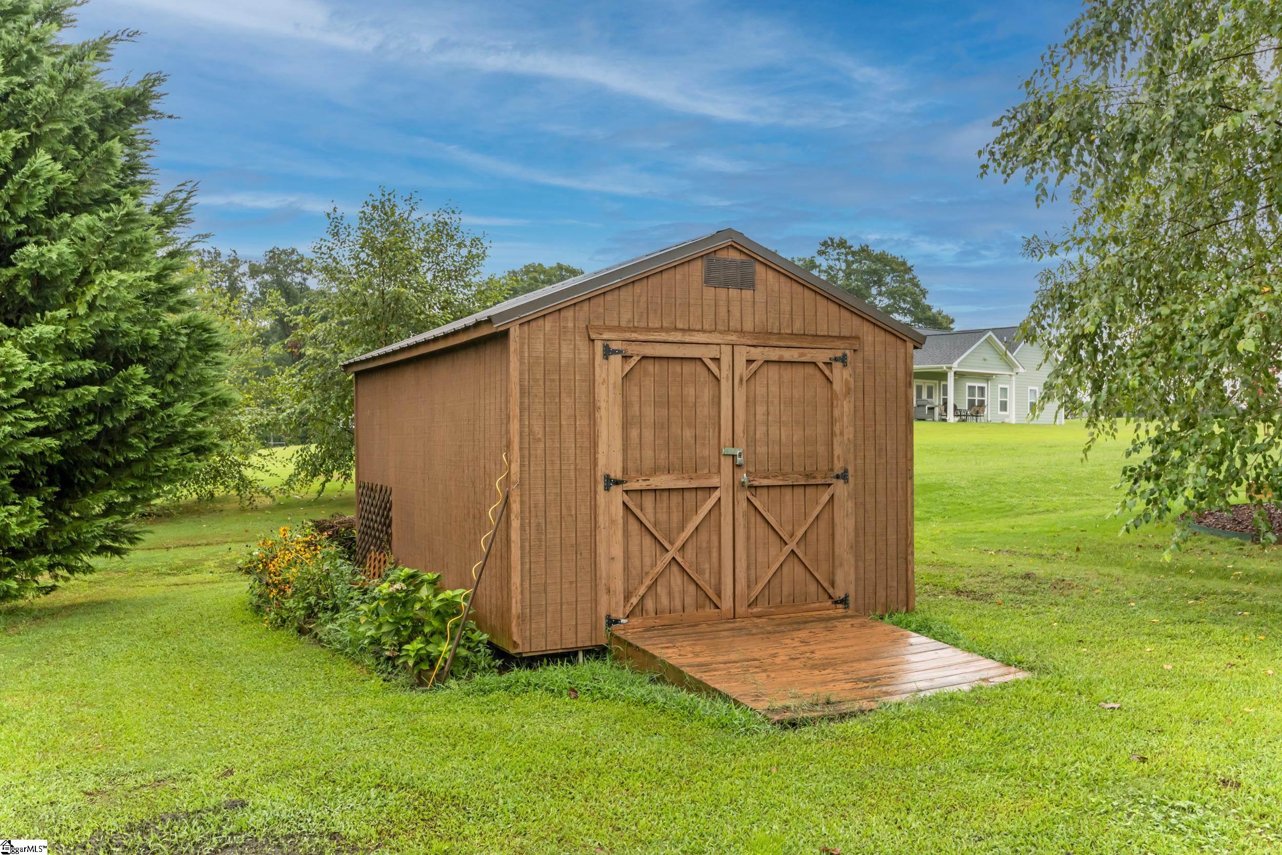 60 W Lakeview Drive Duncan, SC 29334-8201