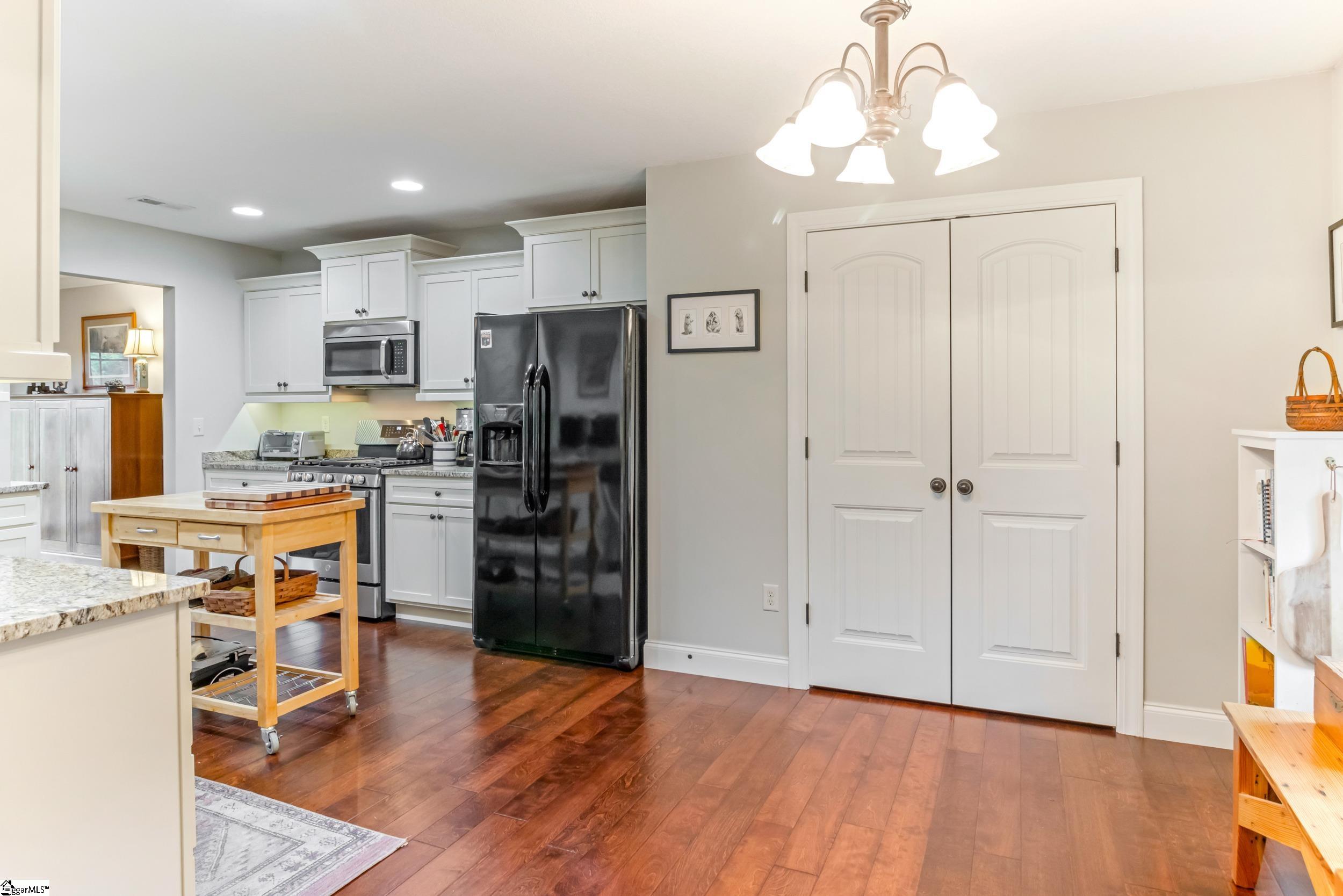 60 W Lakeview Drive Duncan, SC 29334-8201