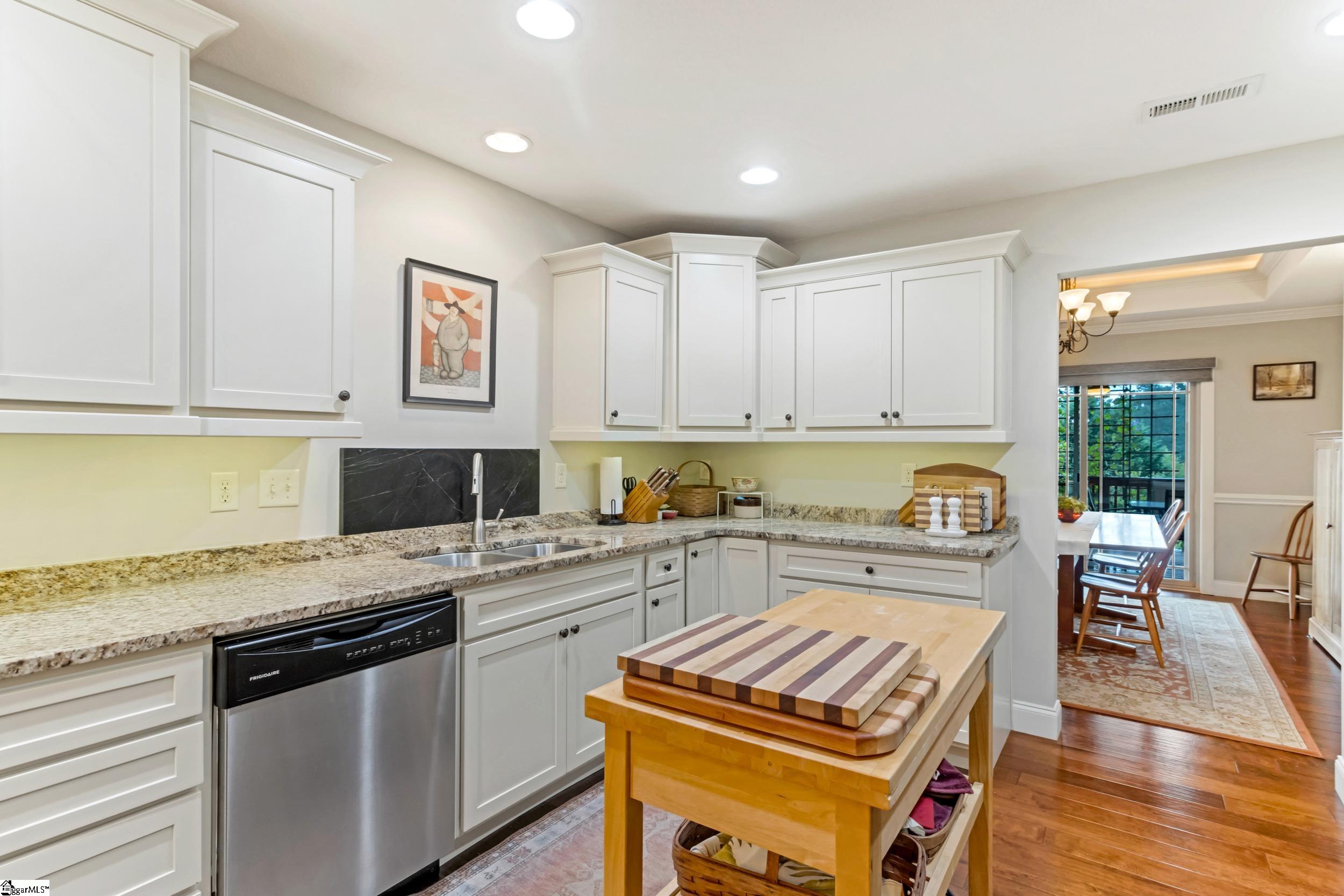 60 W Lakeview Drive Duncan, SC 29334-8201