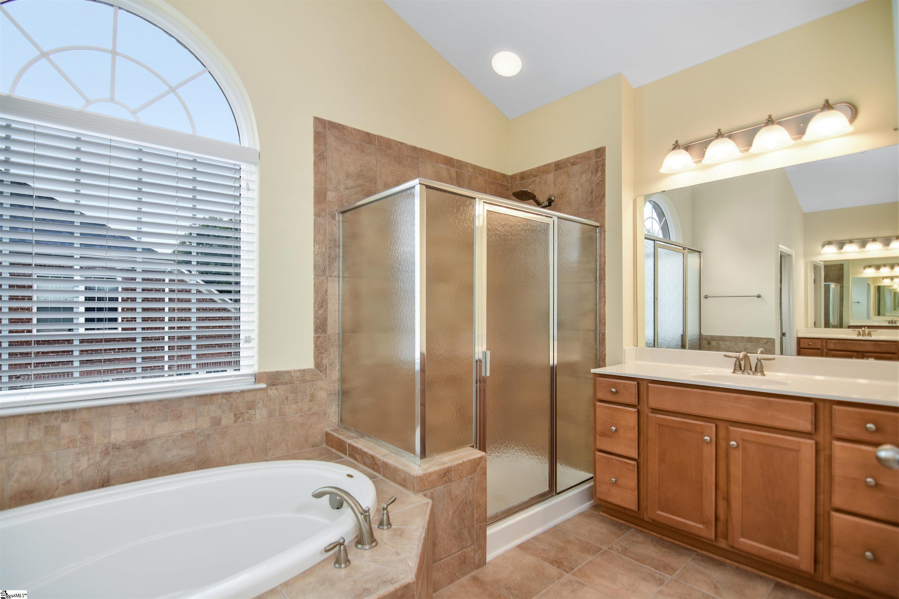 225 Highgrove Court Simpsonville, SC 29681