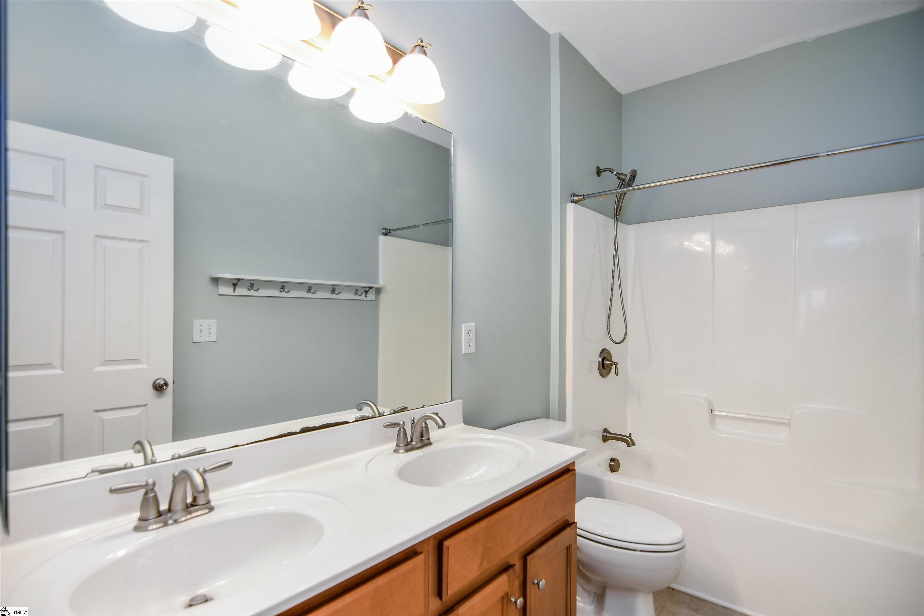 225 Highgrove Court Simpsonville, SC 29681