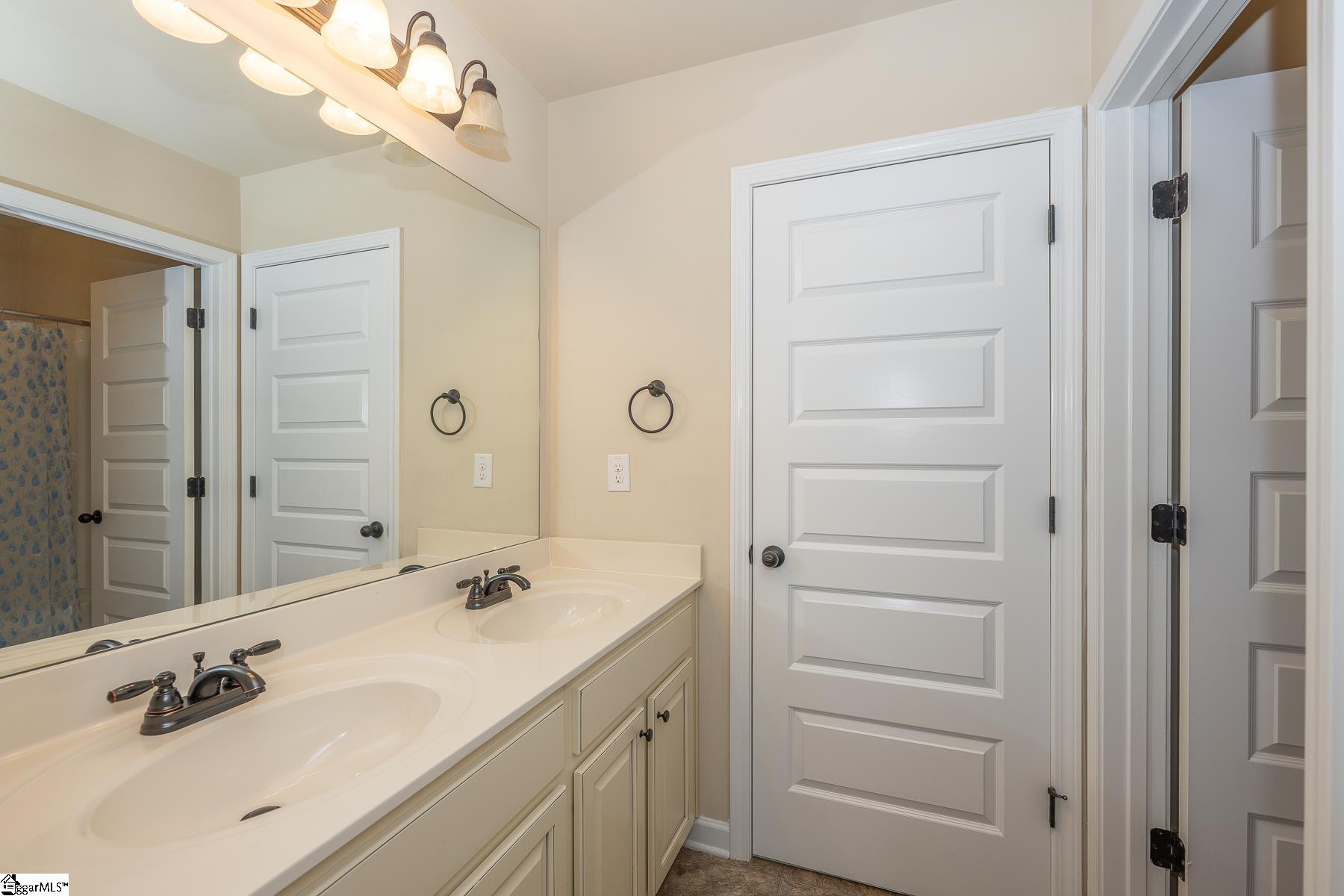 101 Harvest Brook Way Spartanburg, SC 29301
