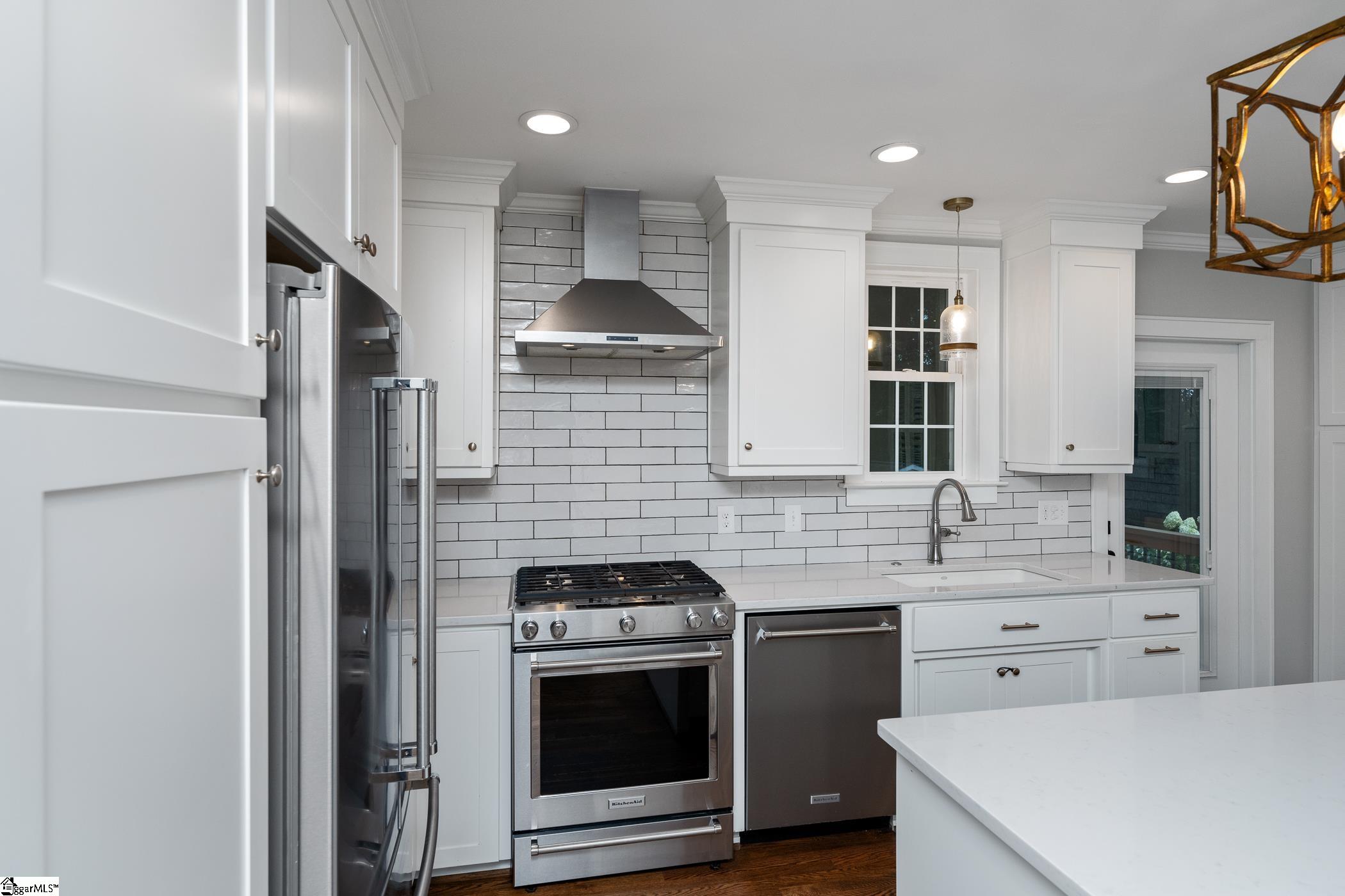 10 Long Hill Street Greenville, SC 29605