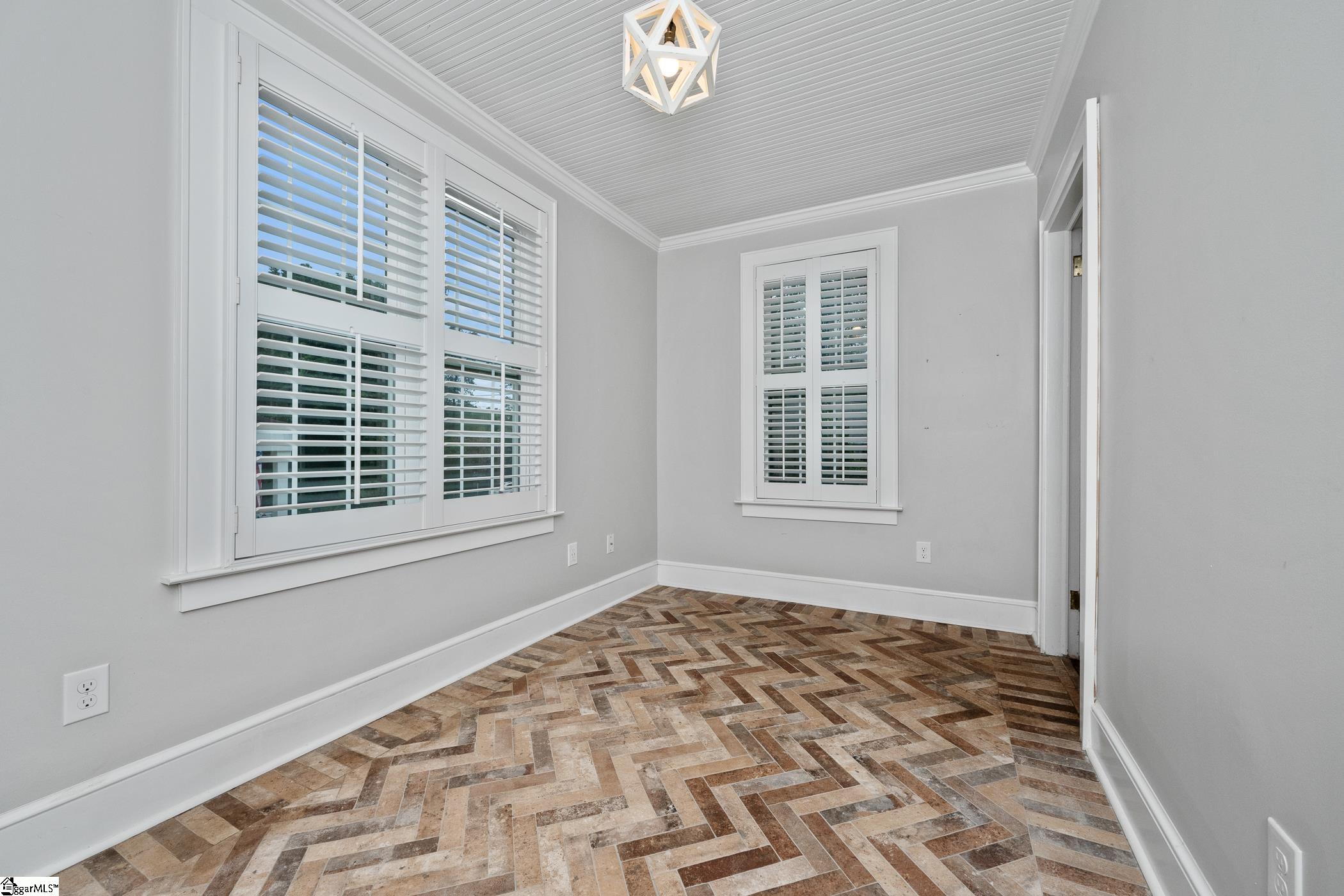 10 Long Hill Street Greenville, SC 29605