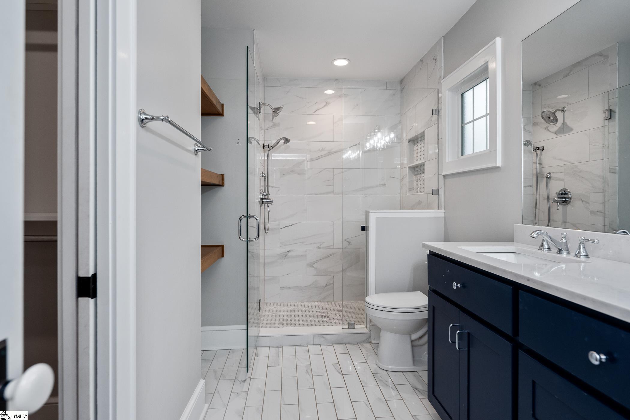 10 Long Hill Street Greenville, SC 29605