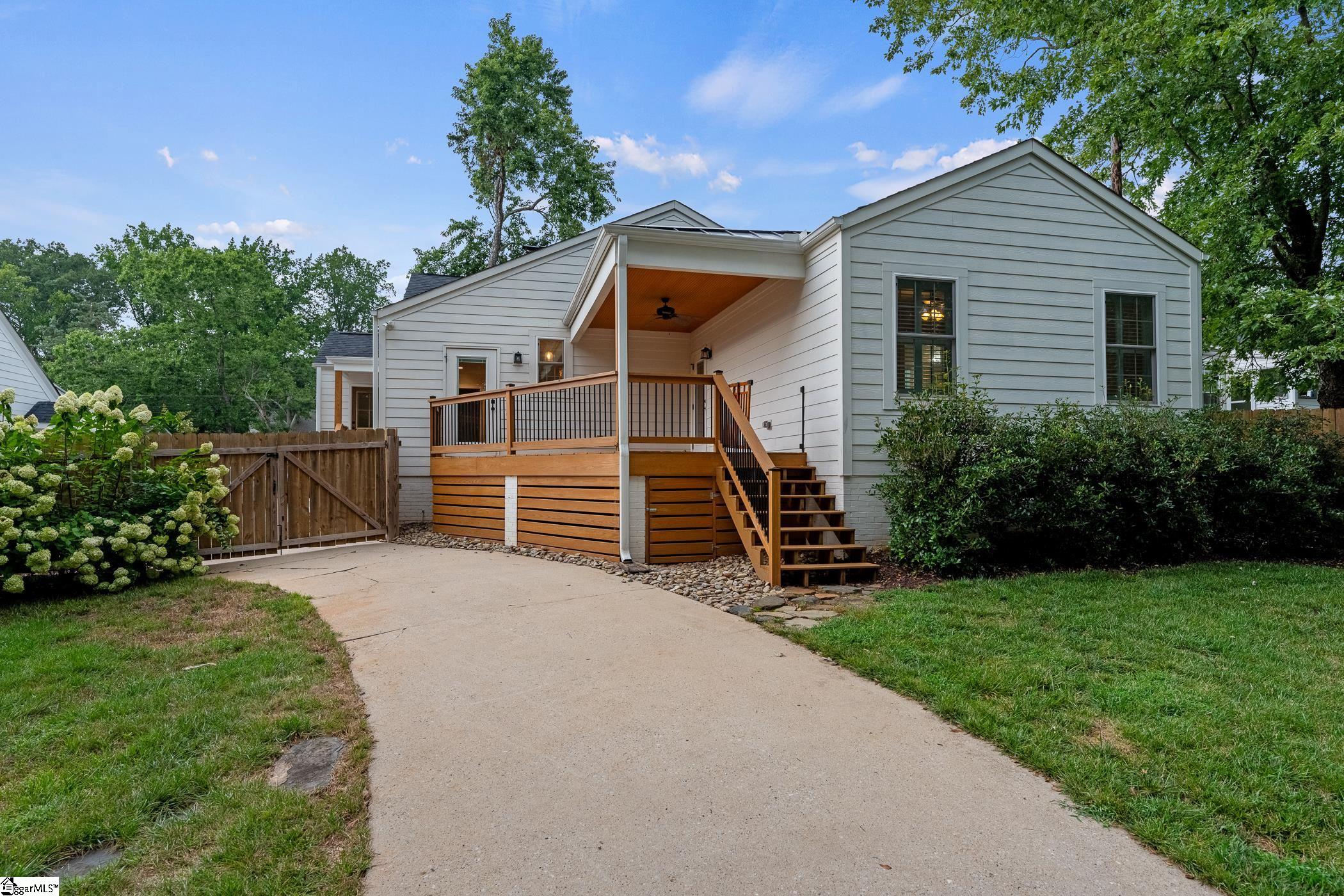 10 Long Hill Street Greenville, SC 29605