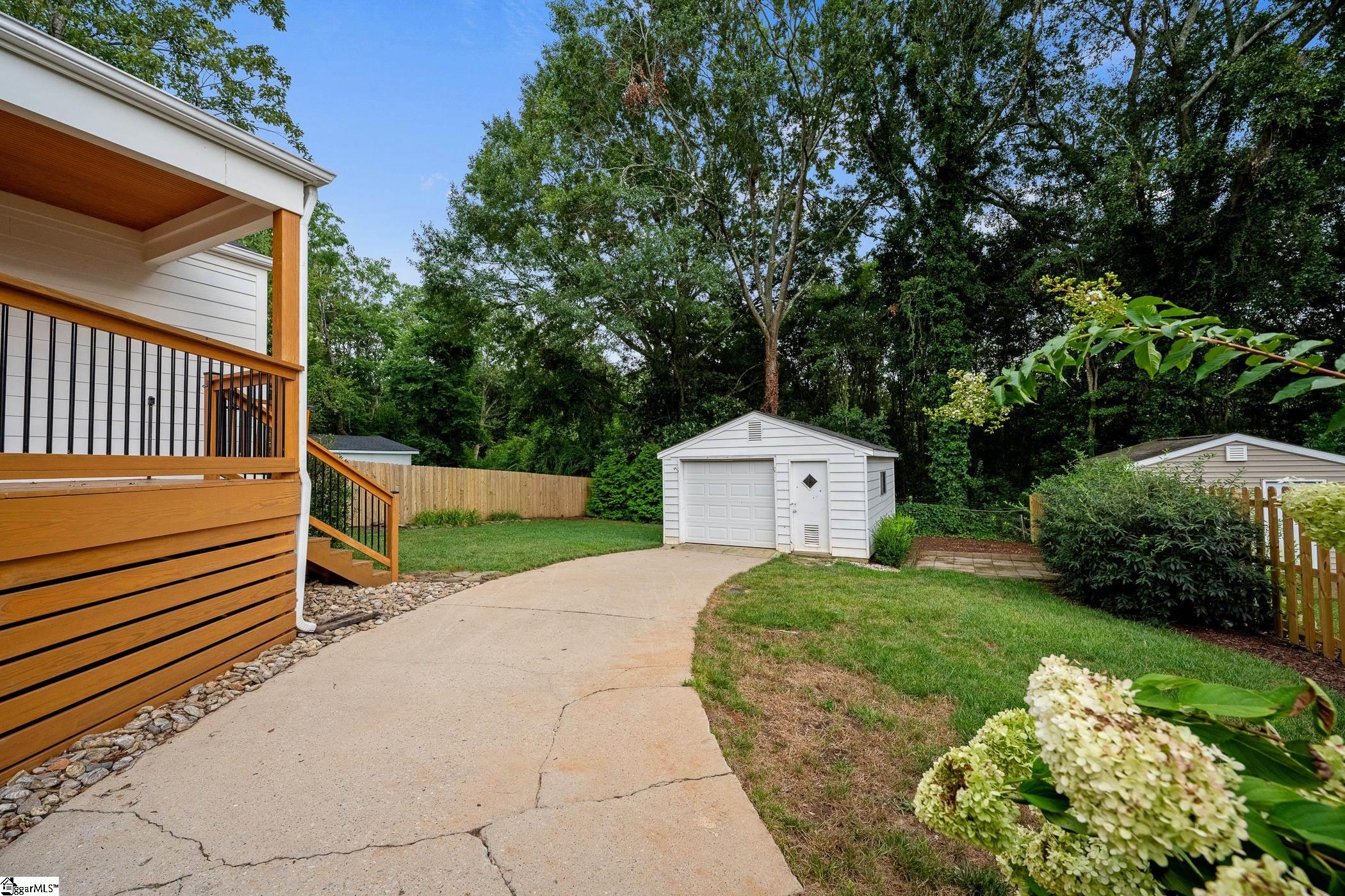 10 Long Hill Street Greenville, SC 29605