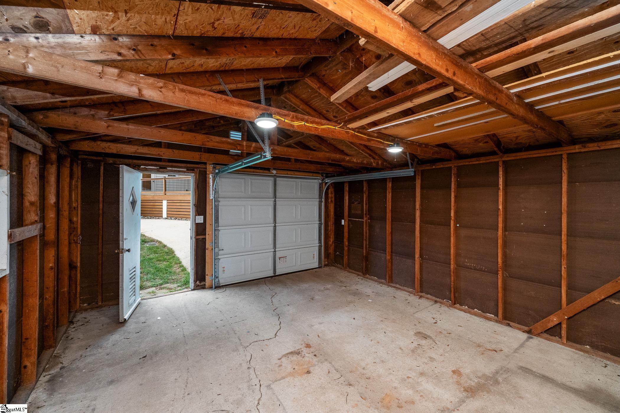 10 Long Hill Street Greenville, SC 29605