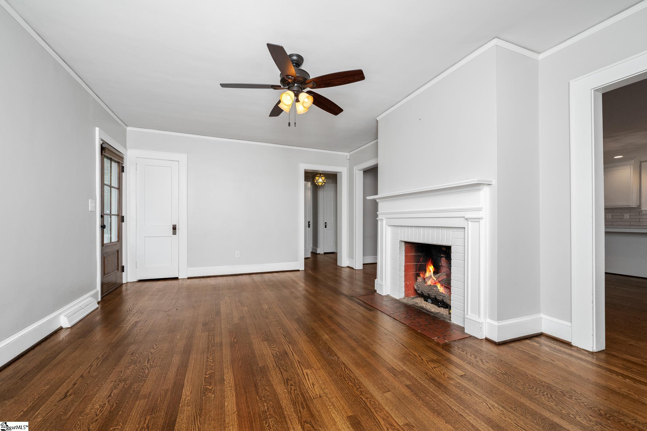 10 Long Hill Street Greenville, SC 29605